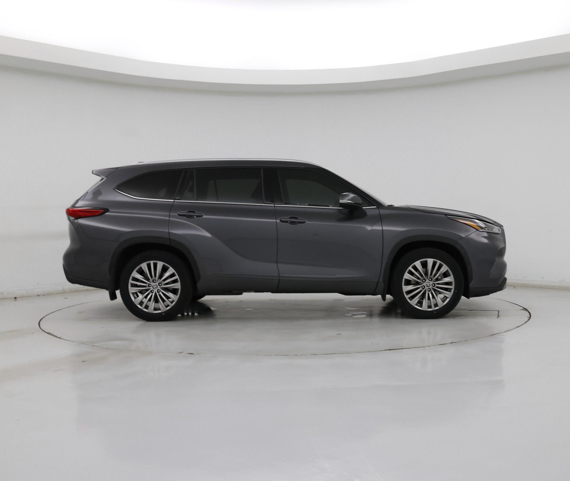 Thumbnail: 2022 Toyota Highlander - 7