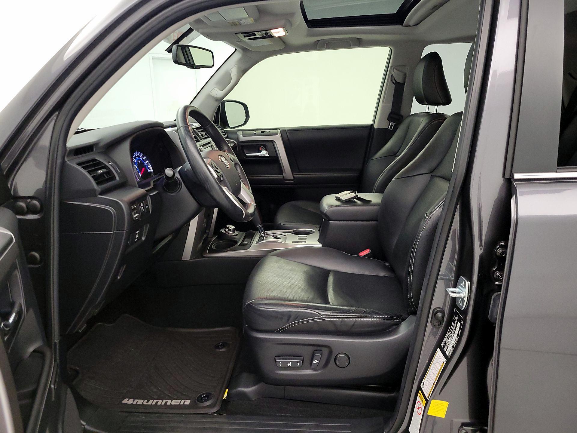 Thumbnail: 2014 Toyota 4Runner - 11