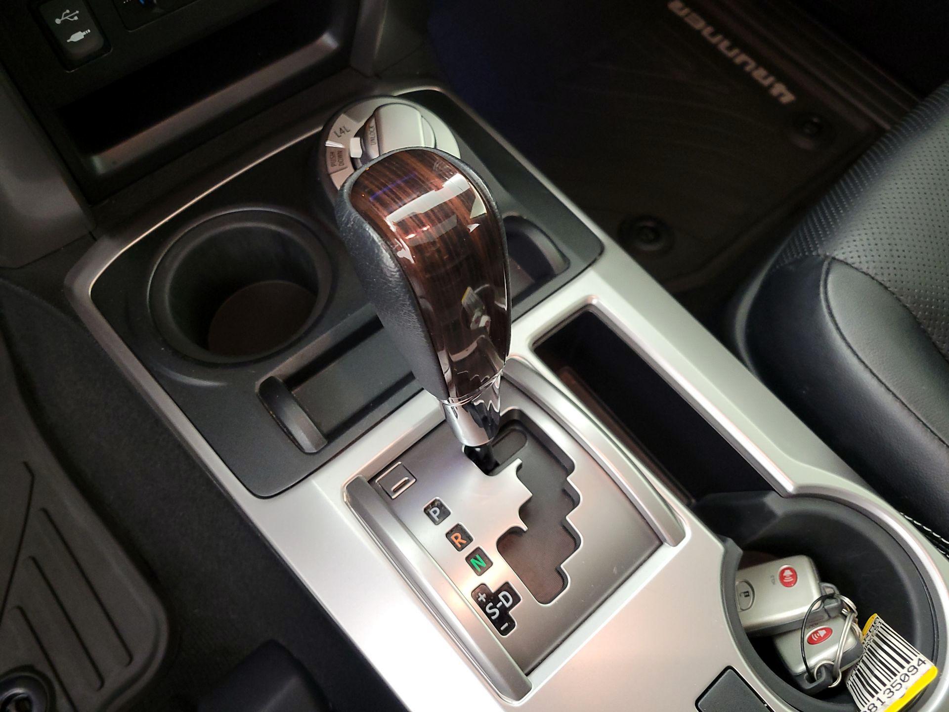 Thumbnail: 2014 Toyota 4Runner - 17