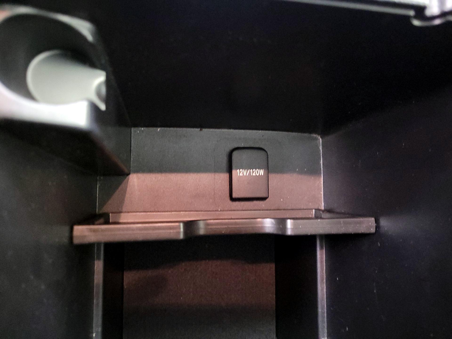 Thumbnail: 2014 Toyota 4Runner - 18