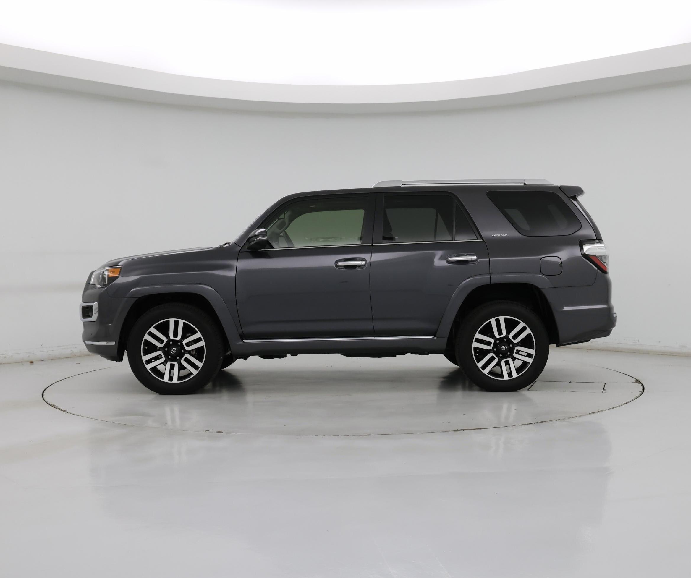 Thumbnail: 2014 Toyota 4Runner - 3