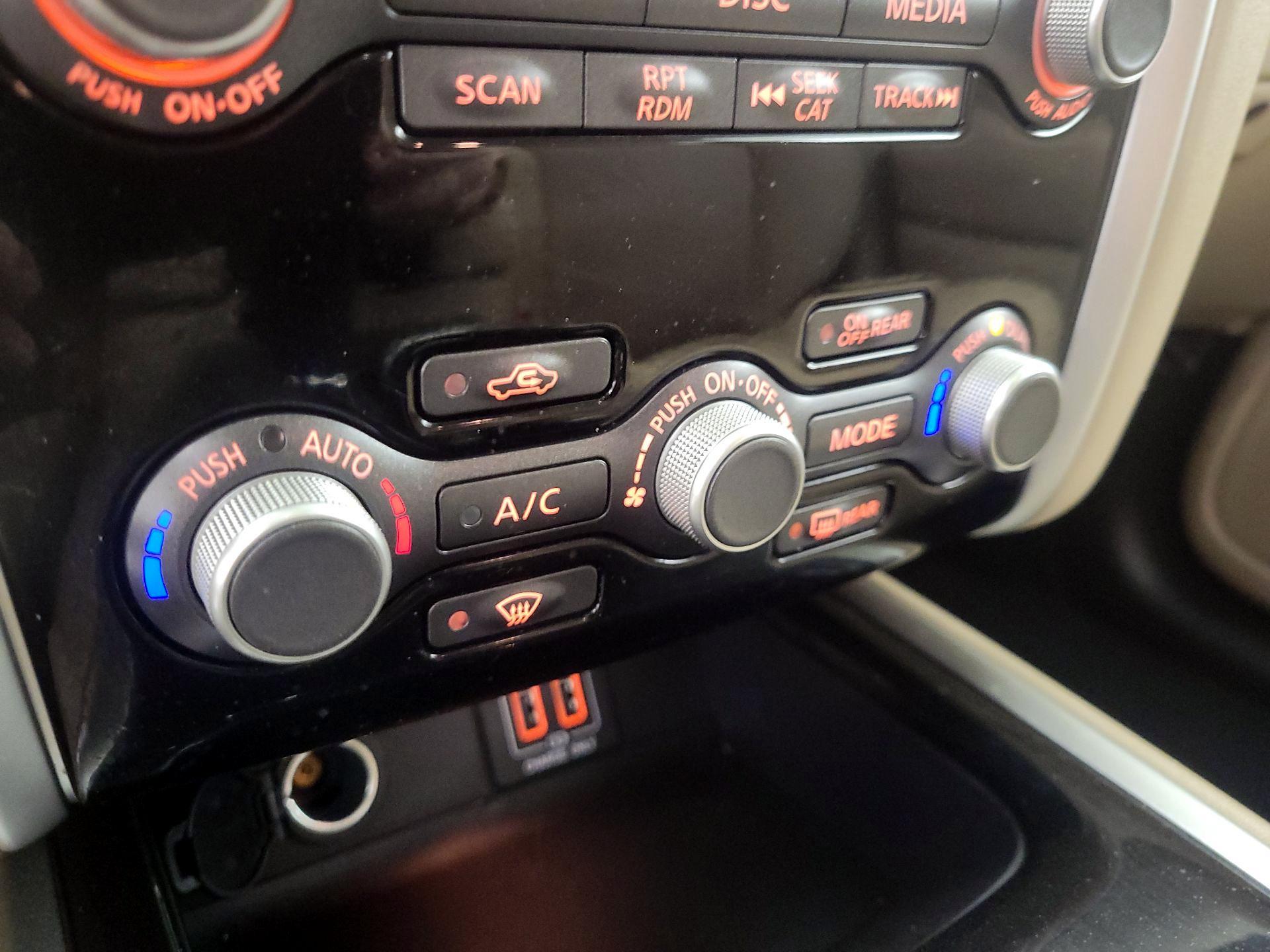 Thumbnail: 2018 Nissan Pathfinder - 16