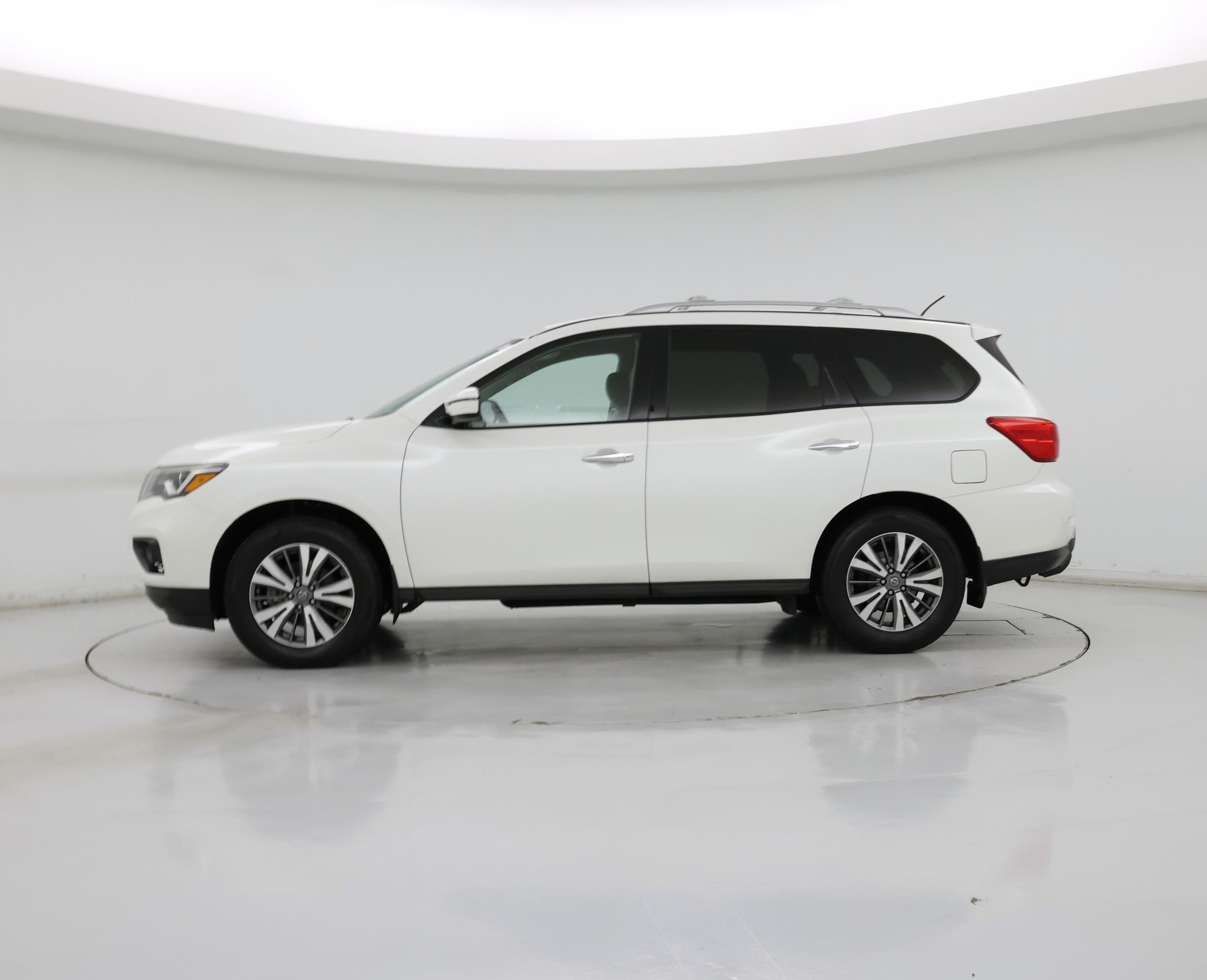 Thumbnail: 2018 Nissan Pathfinder - 3