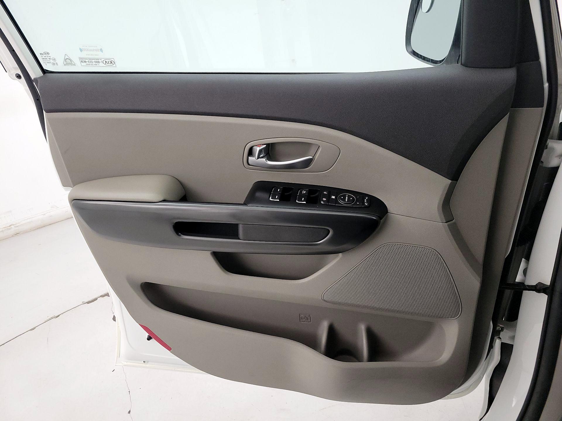 Thumbnail: 2018 Kia Sedona - 12