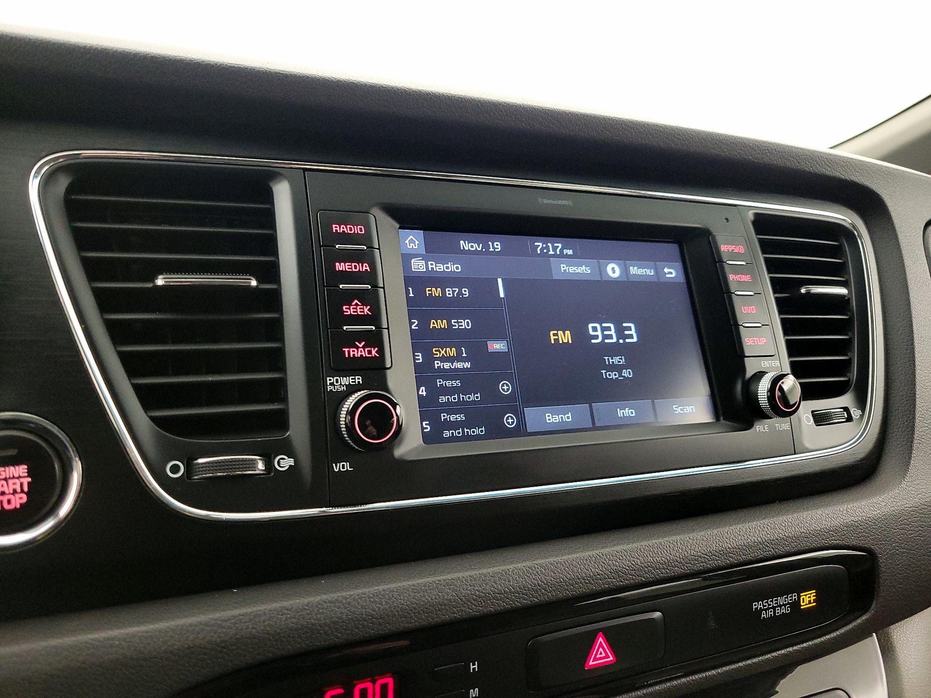 Thumbnail: 2018 Kia Sedona - 15