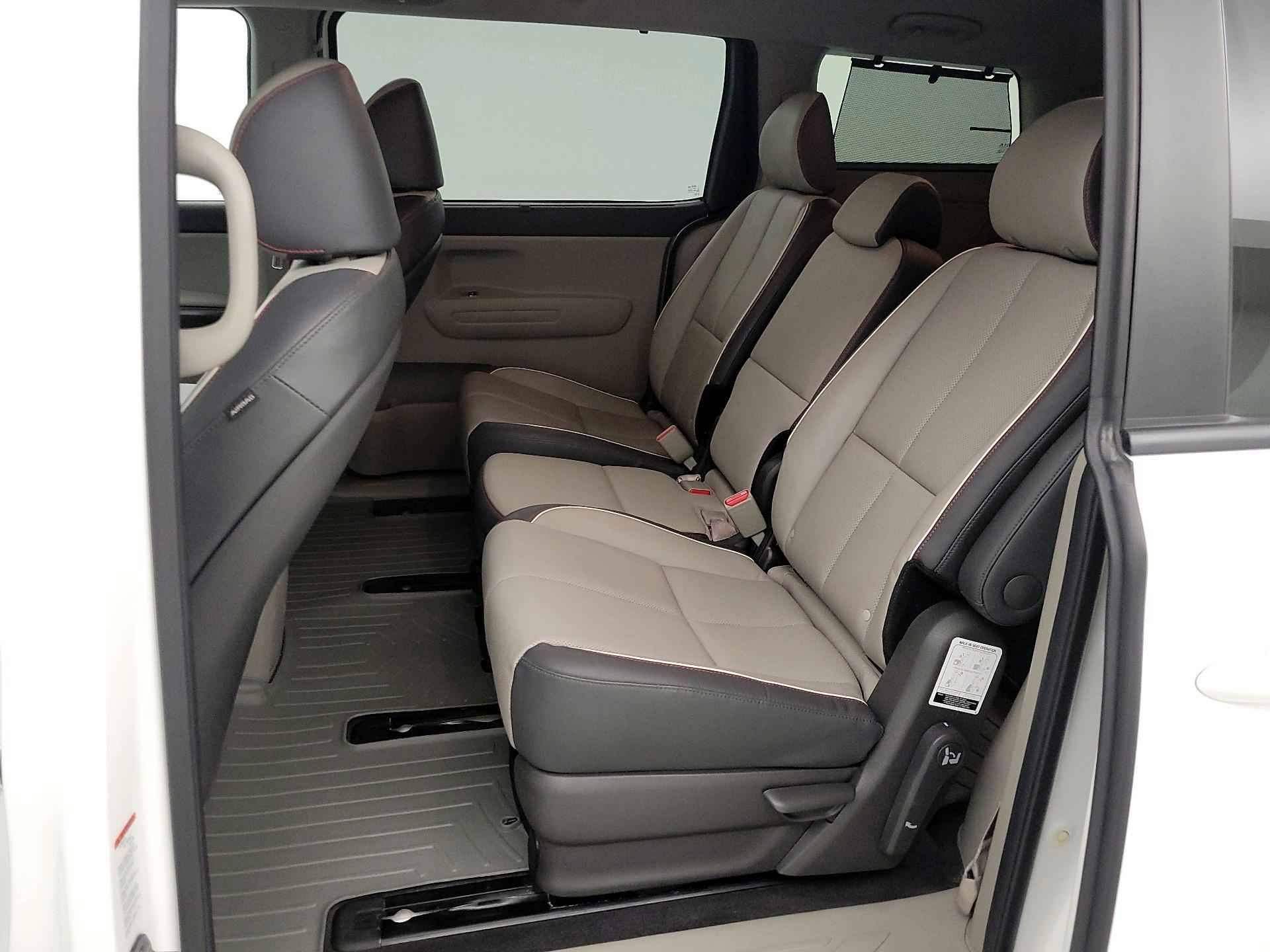 Thumbnail: 2018 Kia Sedona - 19