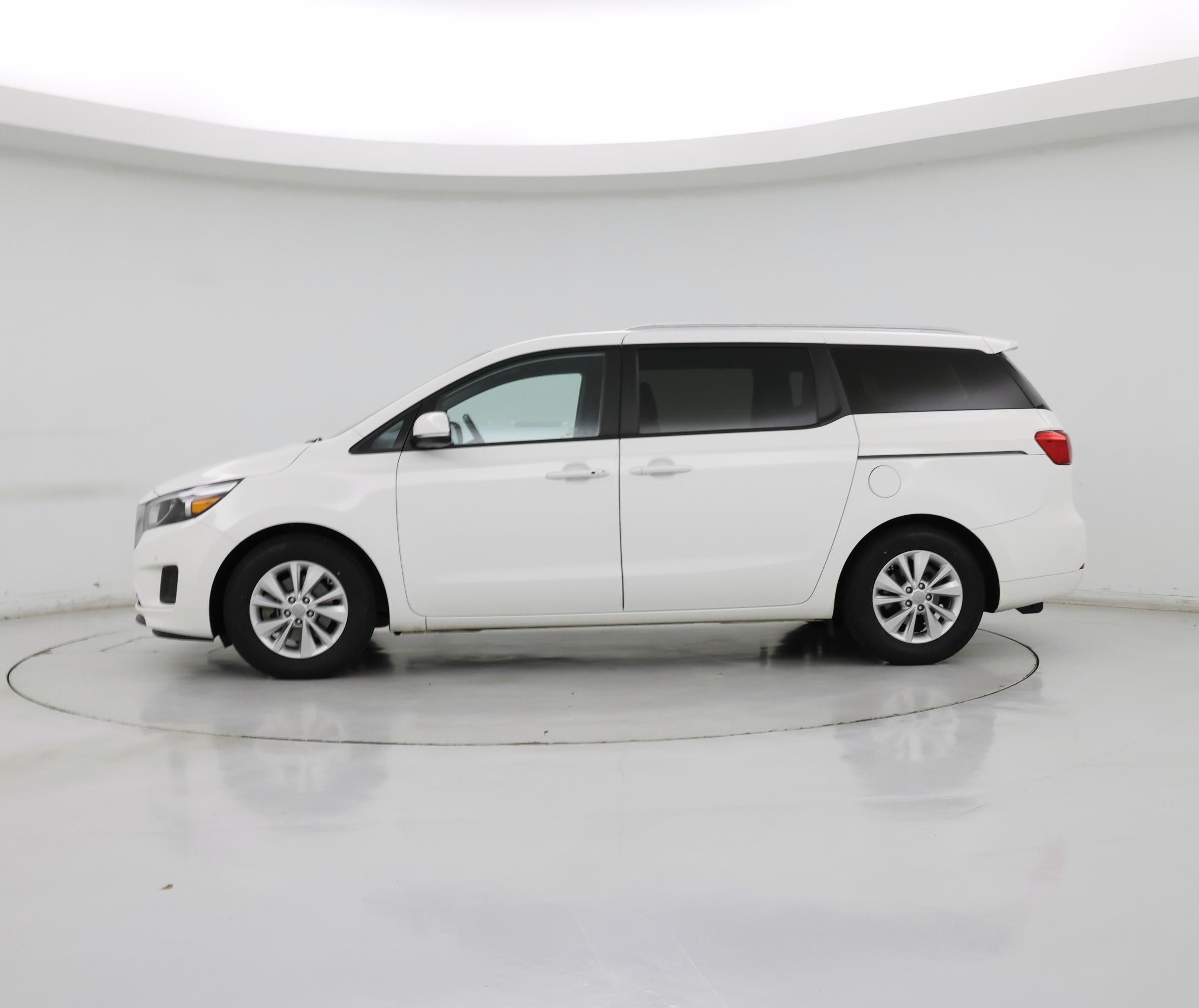 Thumbnail: 2018 Kia Sedona - 3