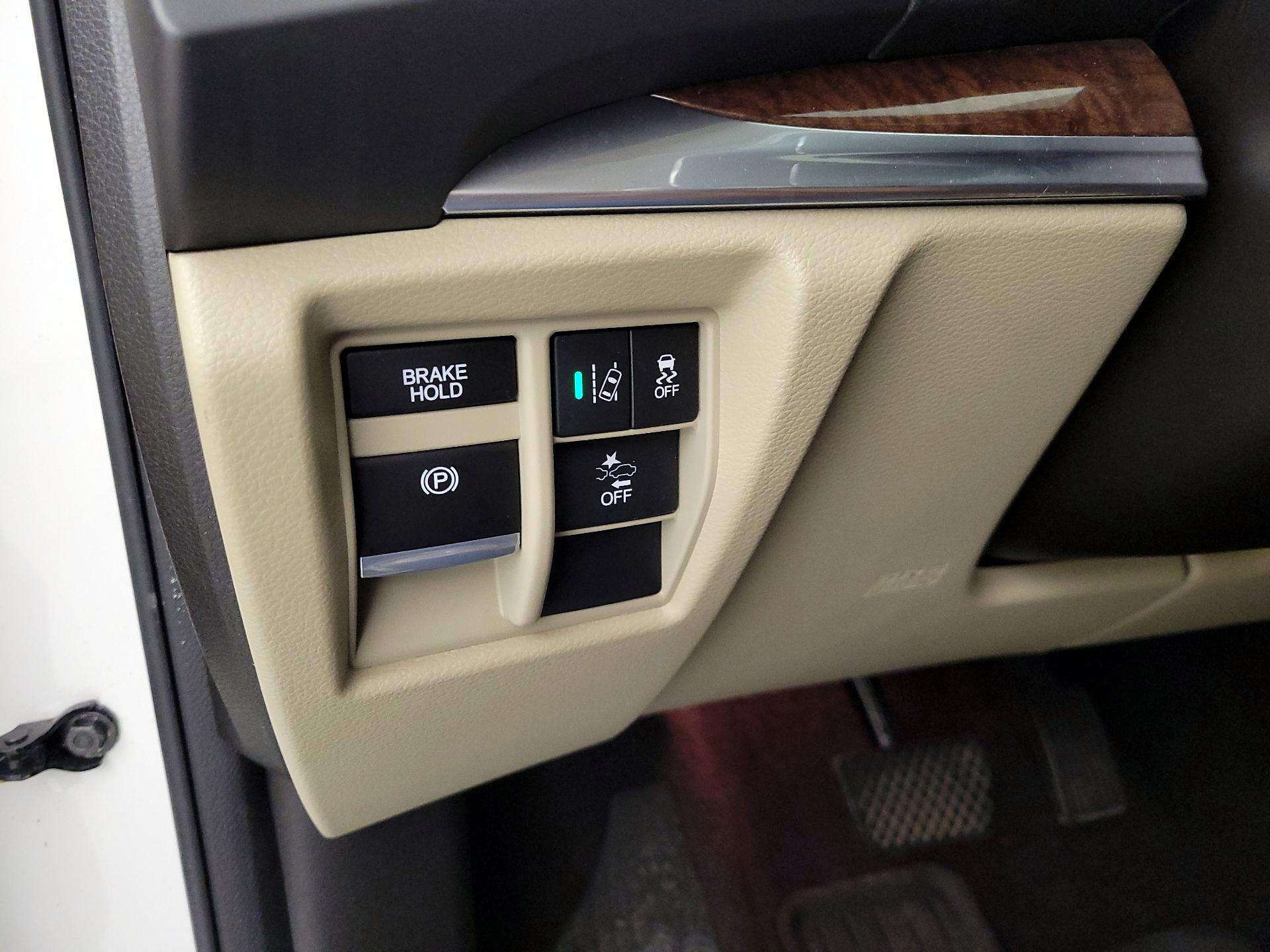 Thumbnail: 2018 Acura MDX - 13