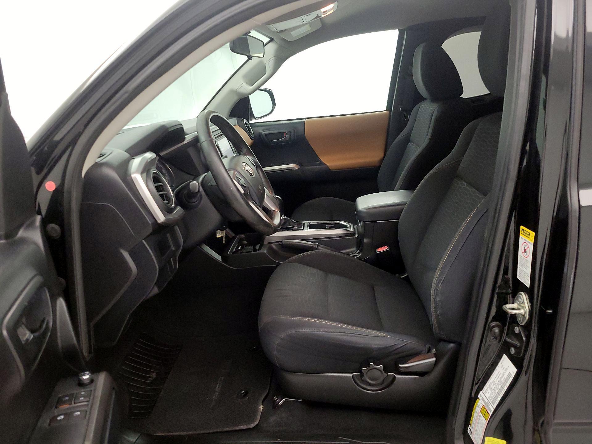 Thumbnail: 2017 Toyota Tacoma - 11