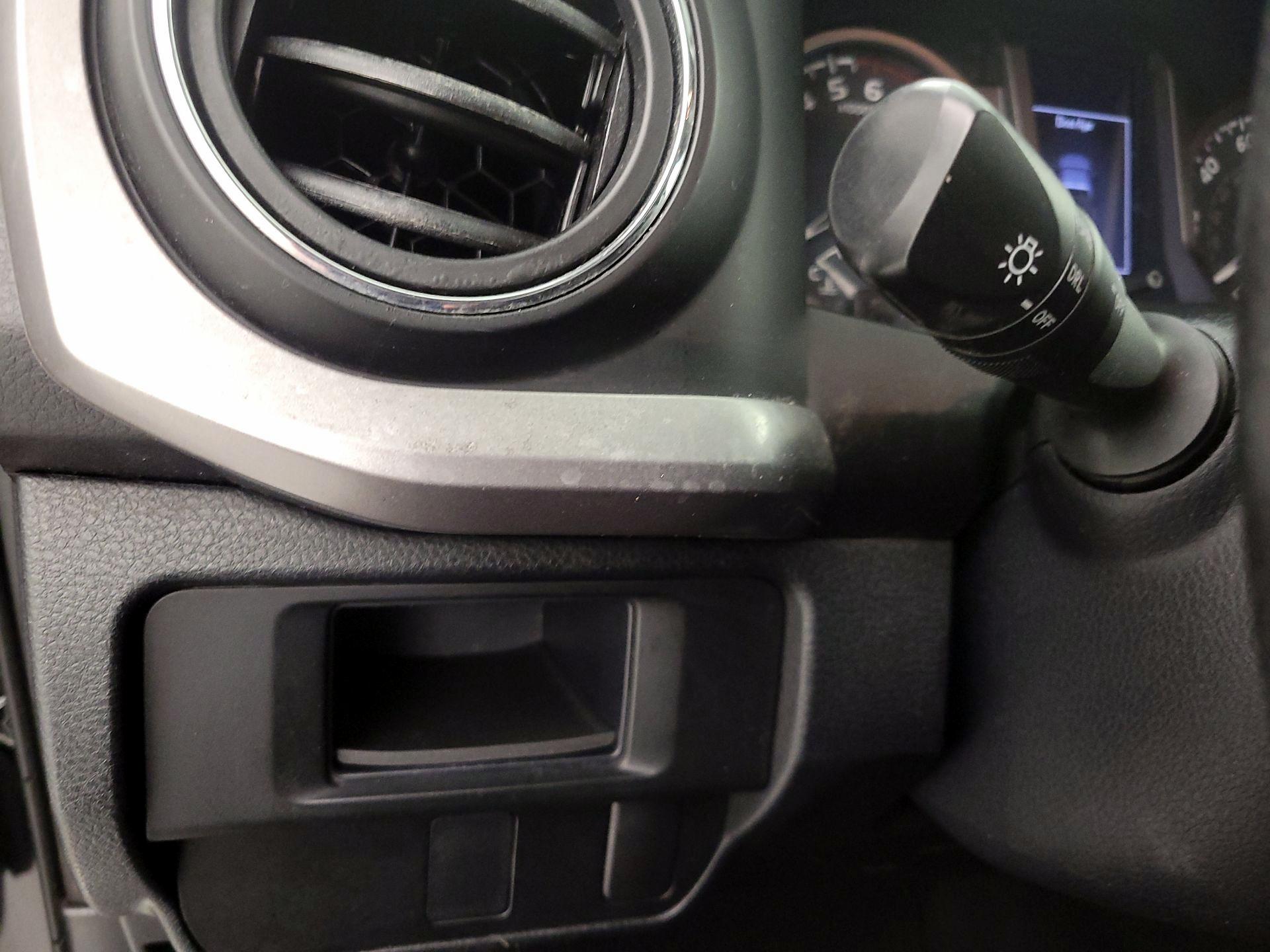 Thumbnail: 2017 Toyota Tacoma - 13