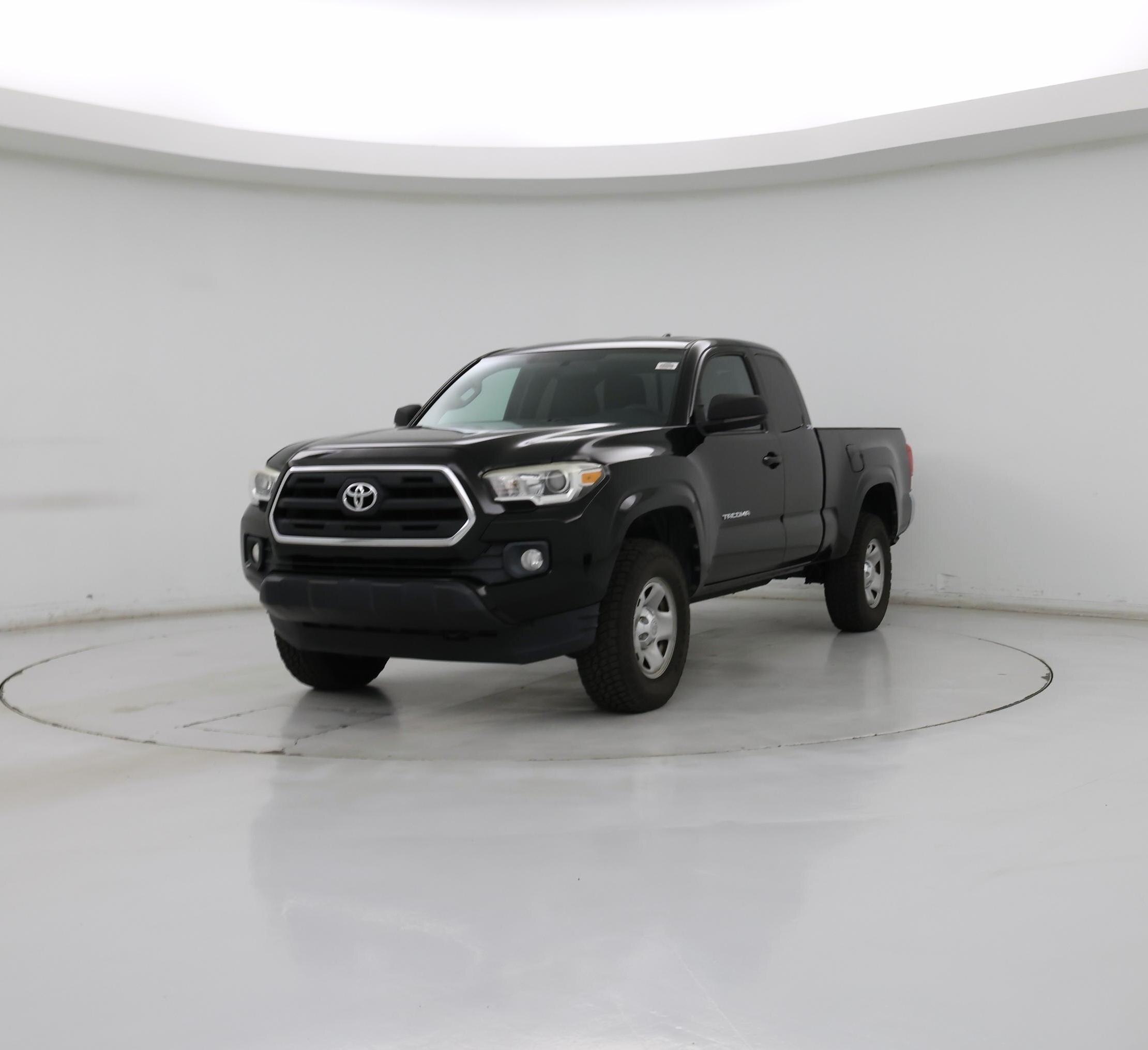 Thumbnail: 2017 Toyota Tacoma - 4
