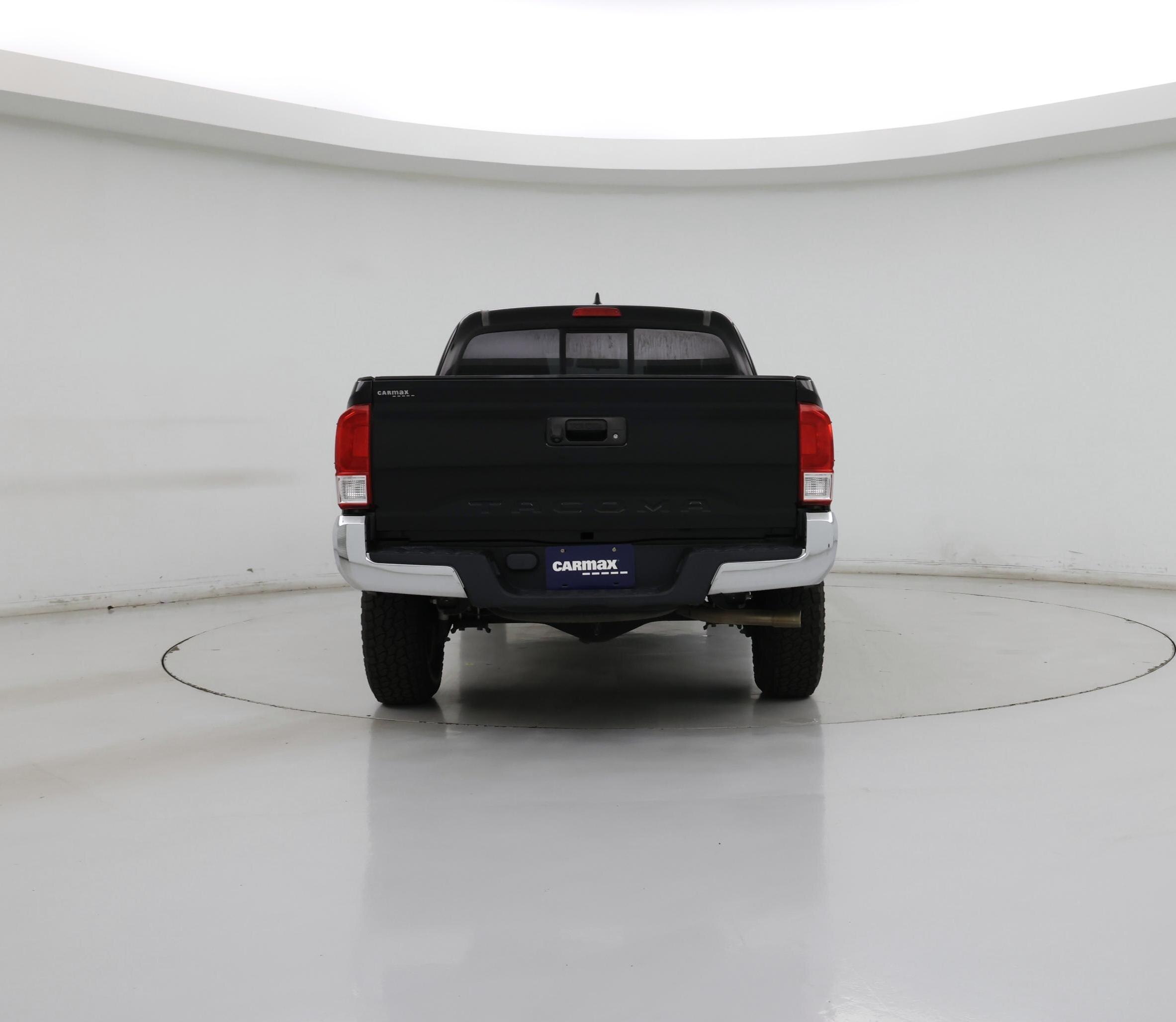 Thumbnail: 2017 Toyota Tacoma - 6