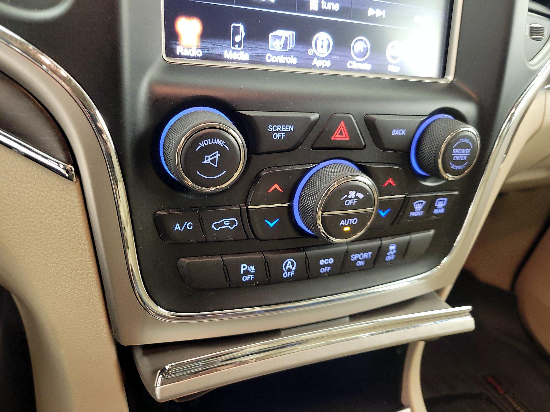 Thumbnail: 2016 Jeep Grand Cherokee - 16