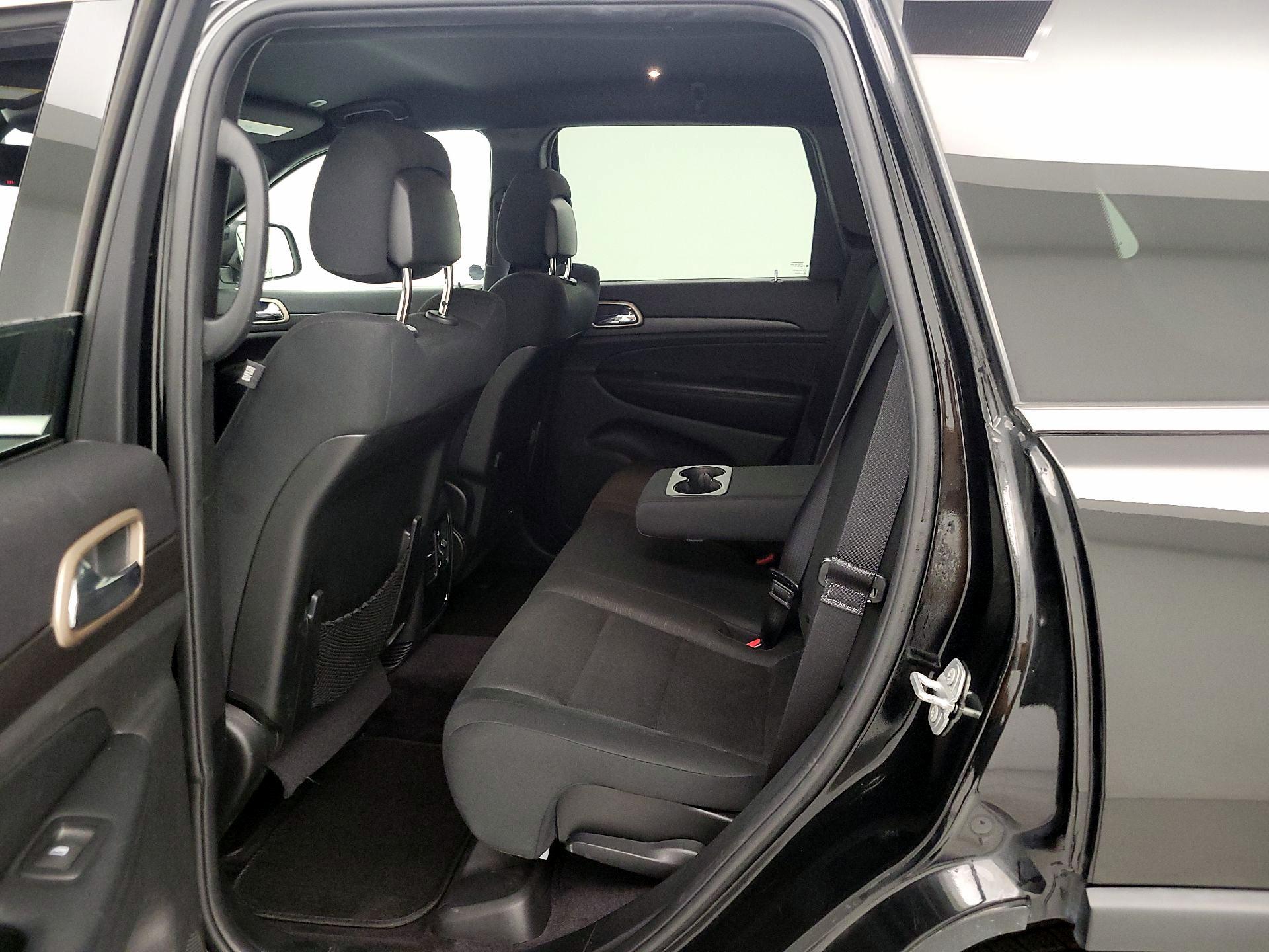 Thumbnail: 2017 Jeep Grand Cherokee - 19