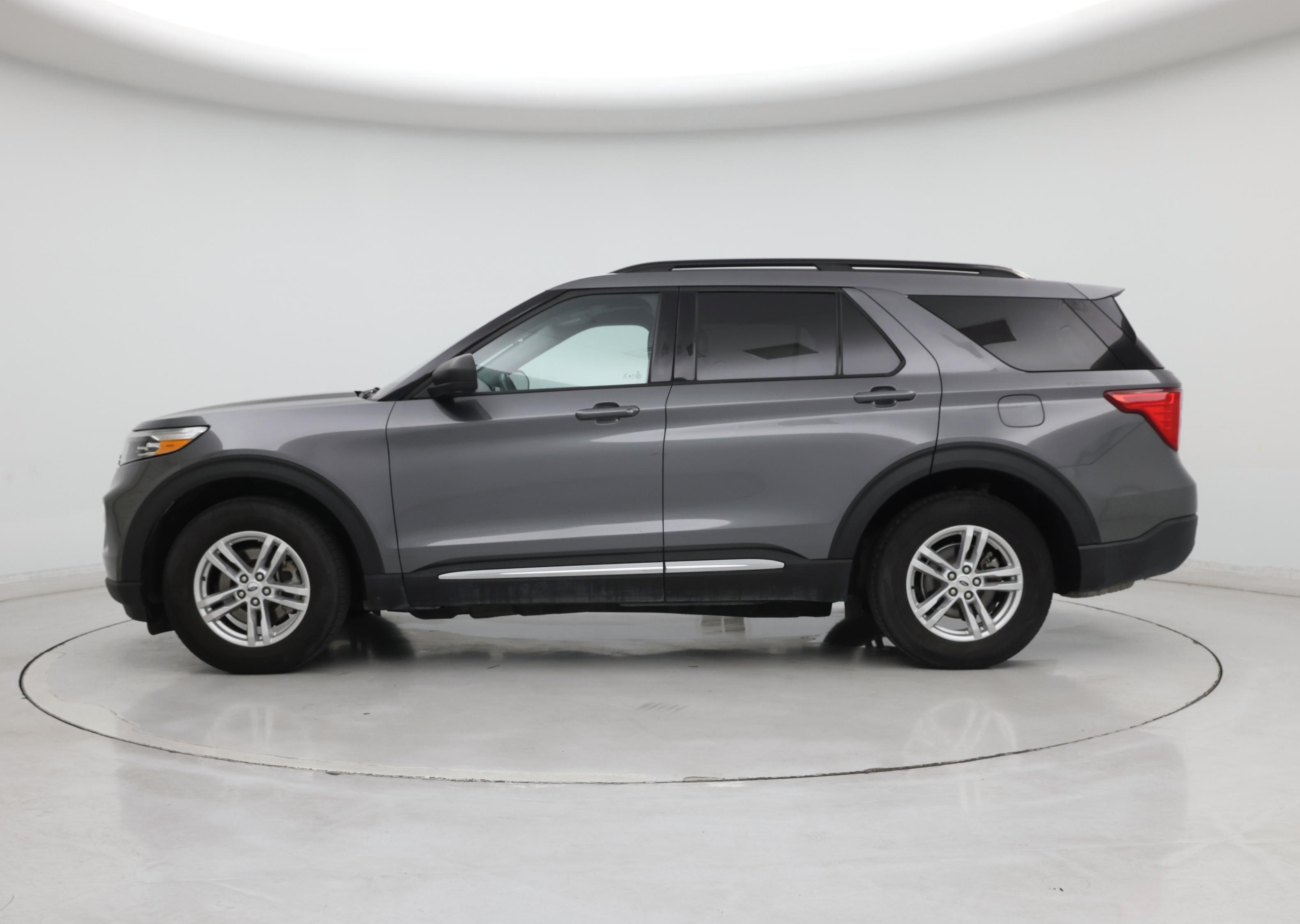 Thumbnail: 2021 Ford Explorer - 3