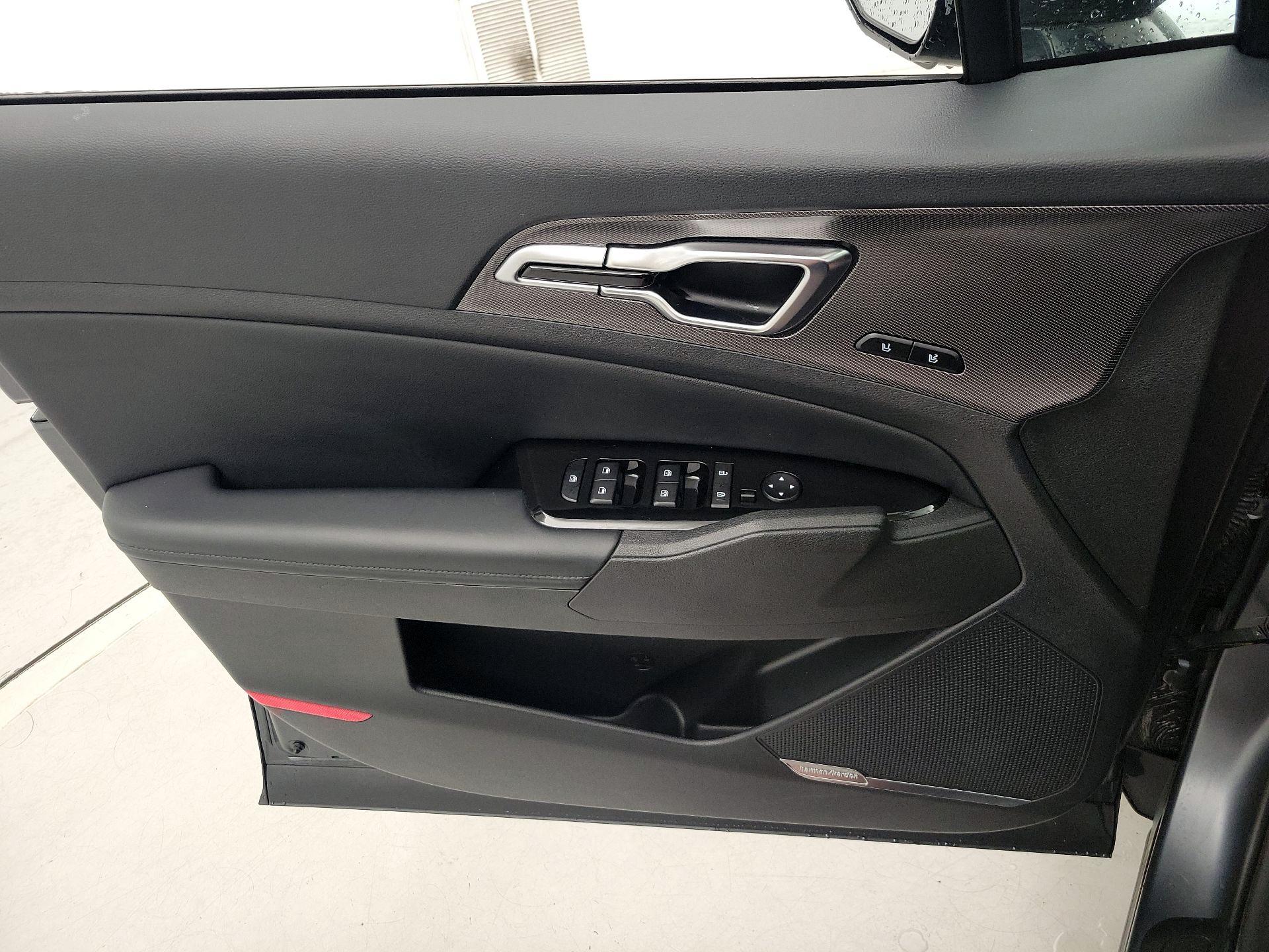 Thumbnail: 2023 Kia Sportage - 12