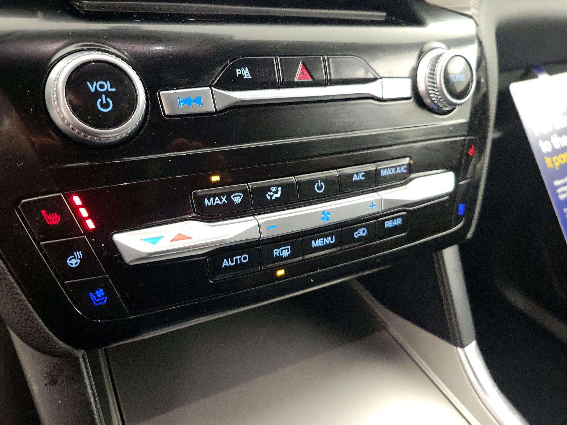 Thumbnail: 2023 Ford Explorer - 17