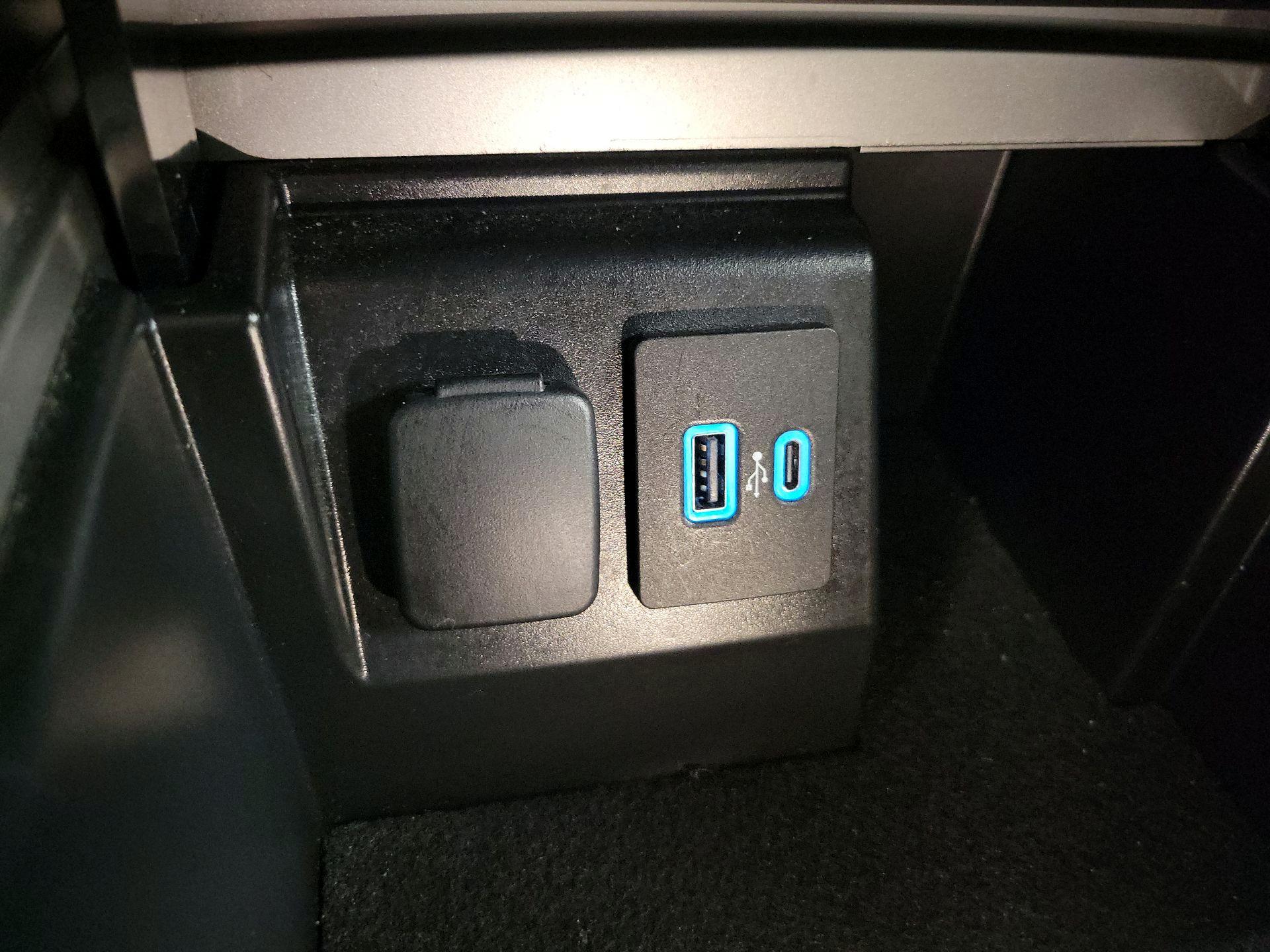 Thumbnail: 2023 Ford Explorer - 19