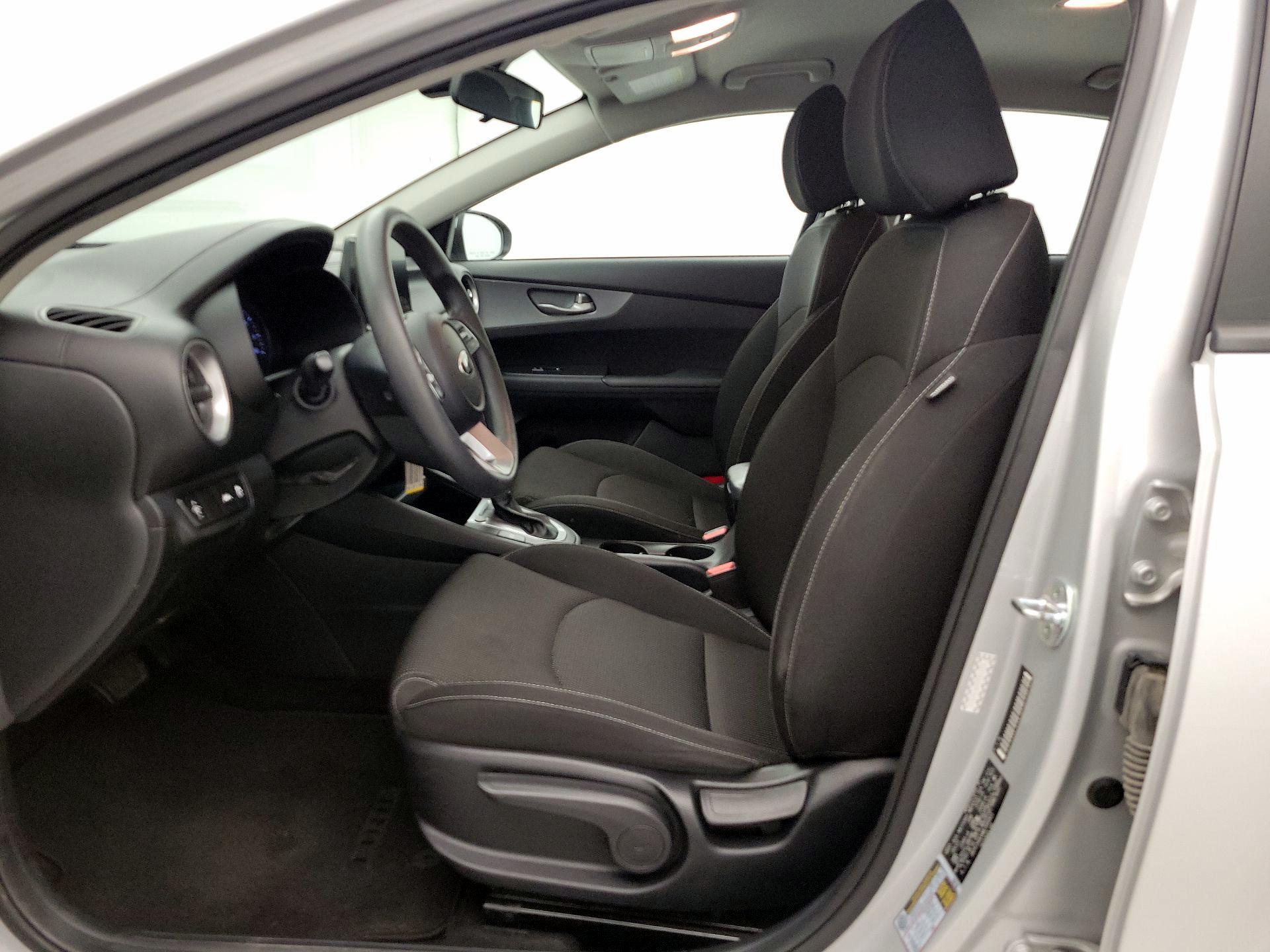 Thumbnail: 2021 Kia Forte - 11