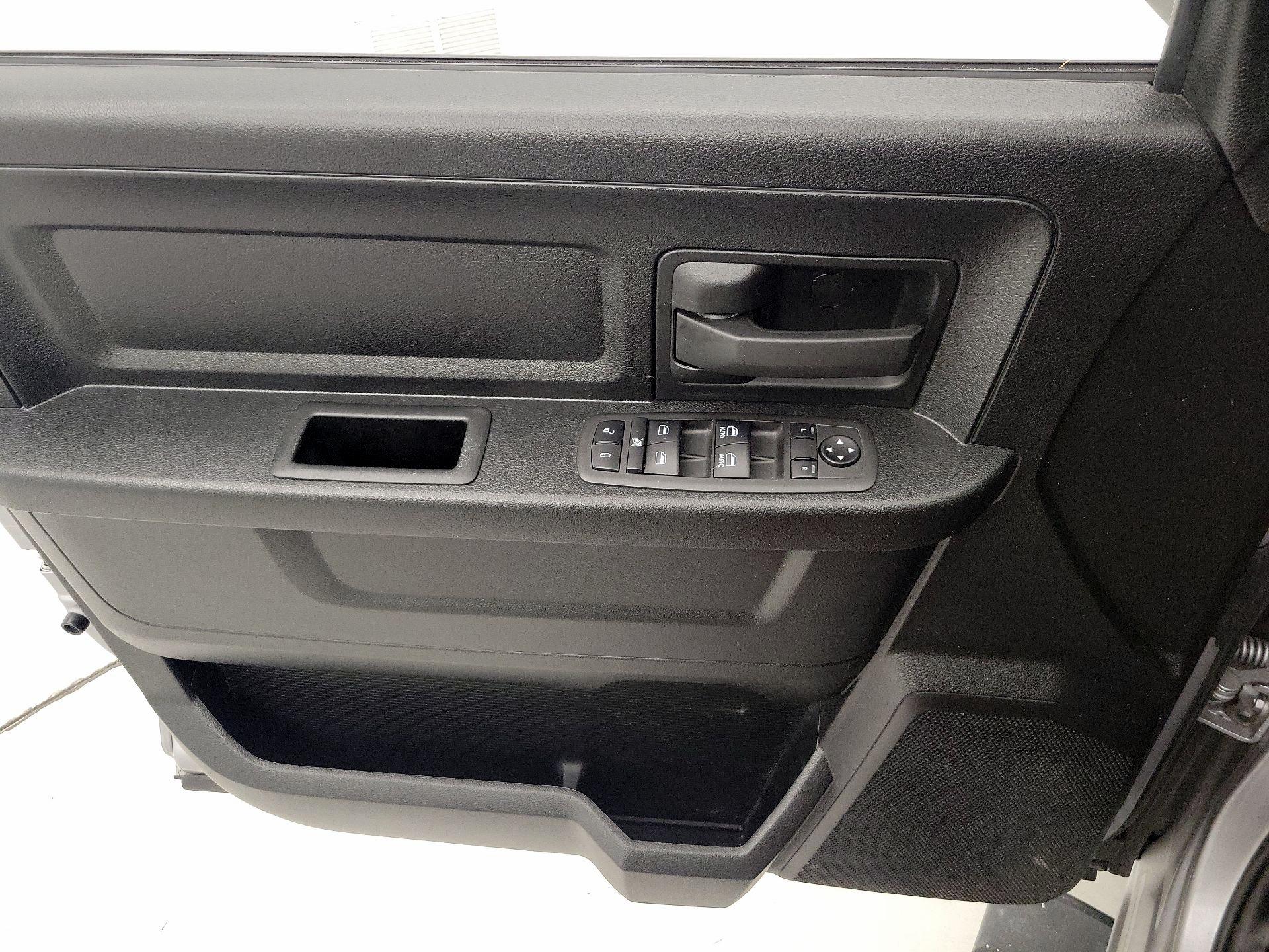 Thumbnail: 2022 RAM 1500 Classic - 12