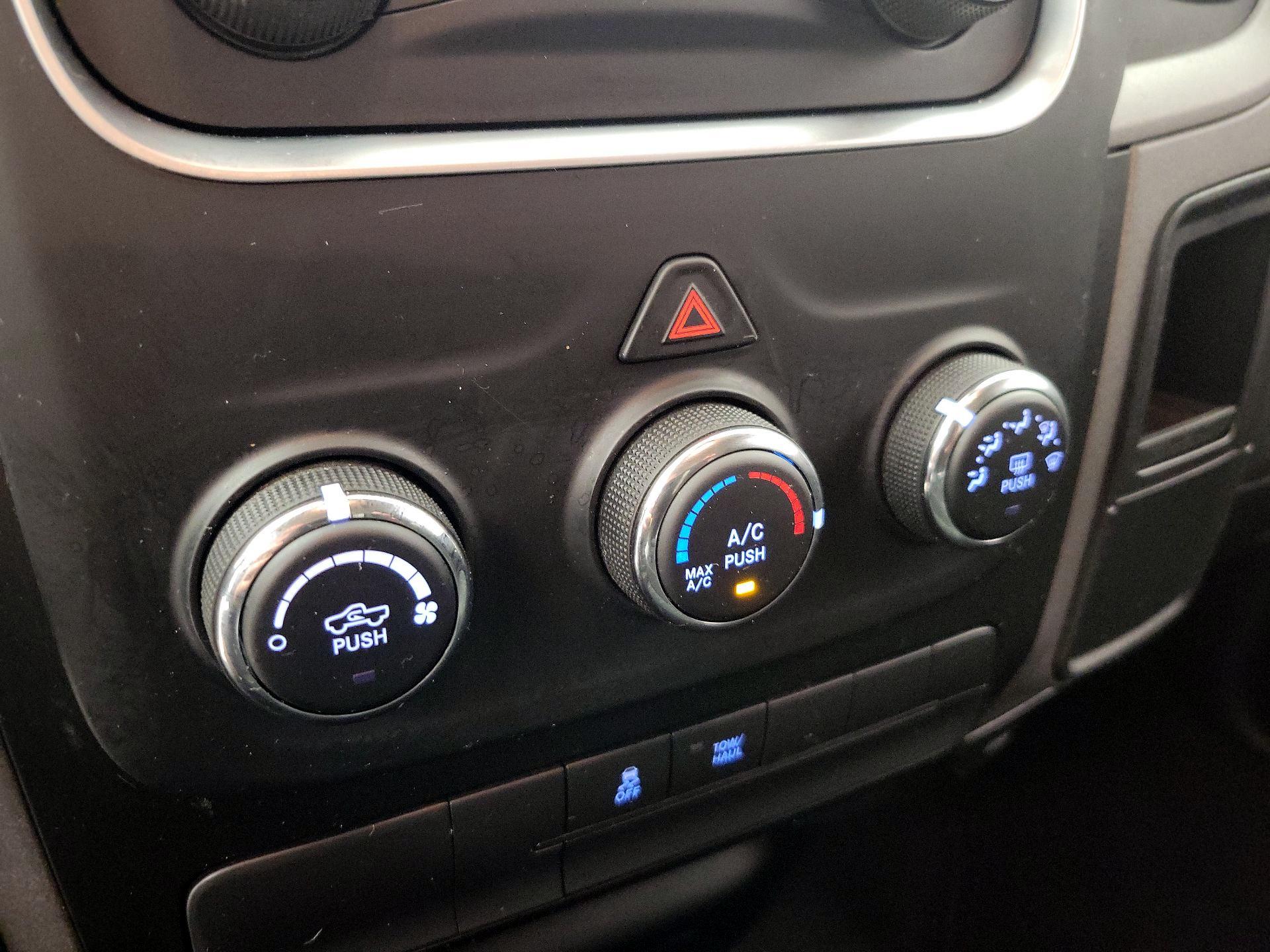 Thumbnail: 2022 RAM 1500 Classic - 16