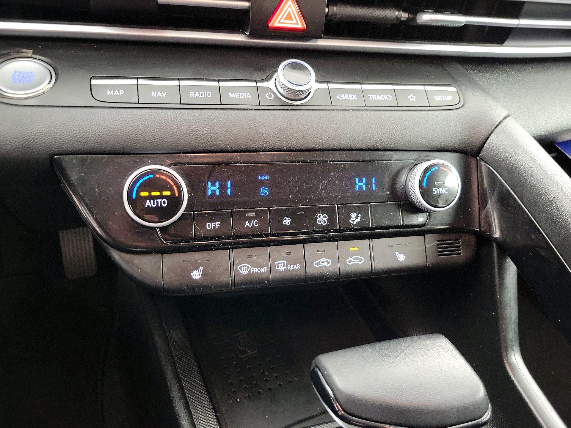 Thumbnail: 2023 Hyundai Elantra - 17