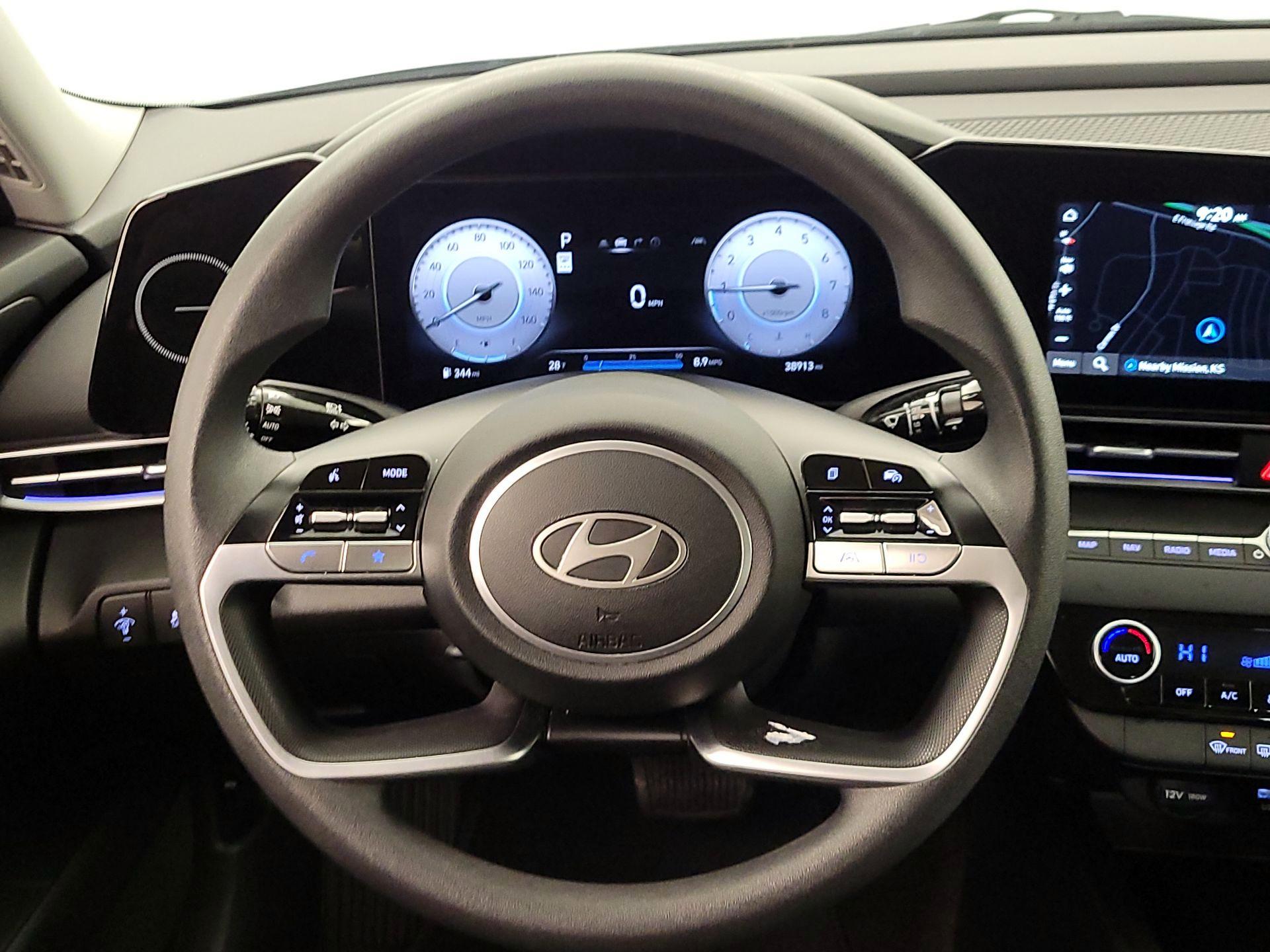 Thumbnail: 2024 Hyundai Elantra - 10