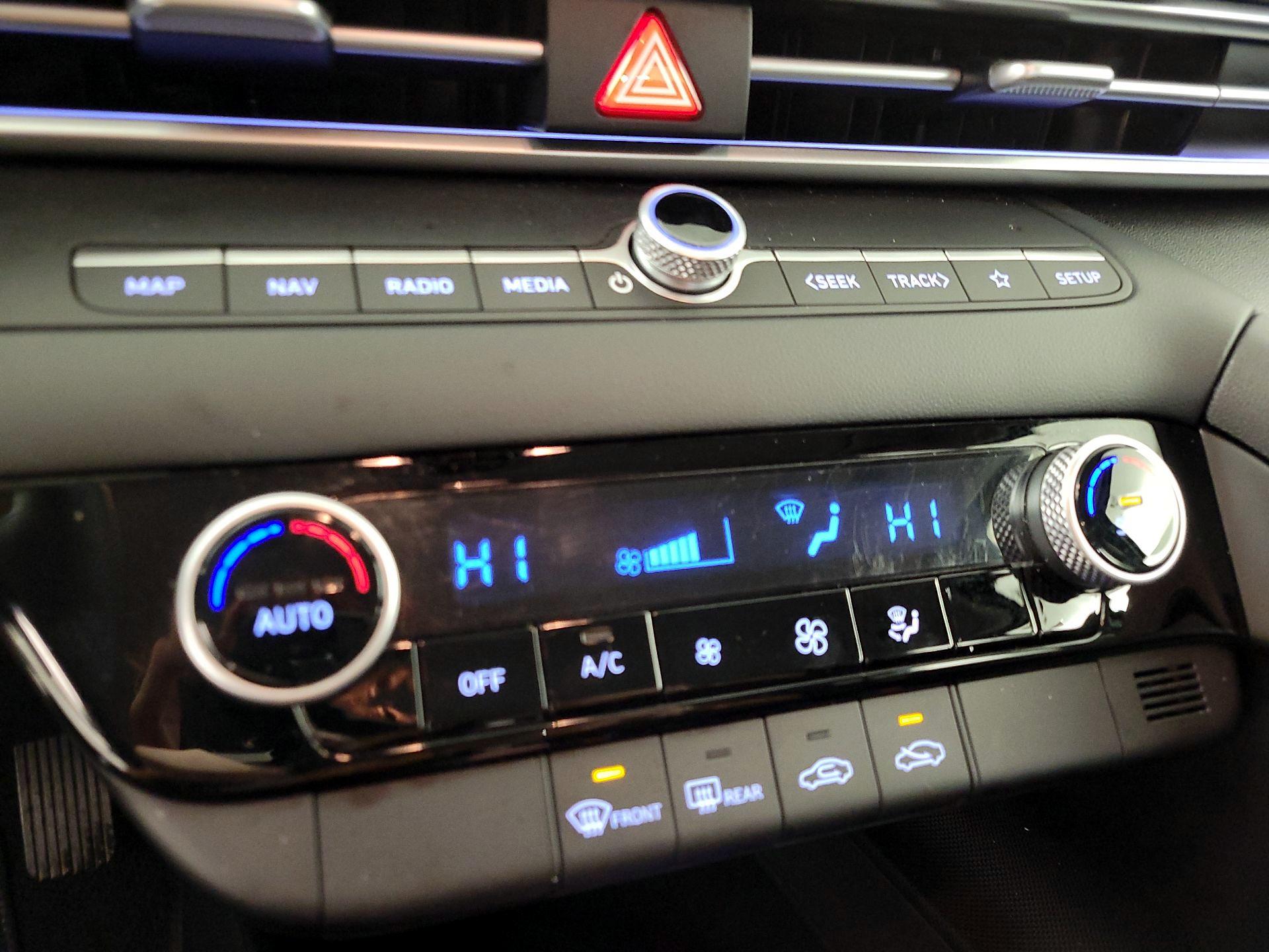 Thumbnail: 2024 Hyundai Elantra - 17