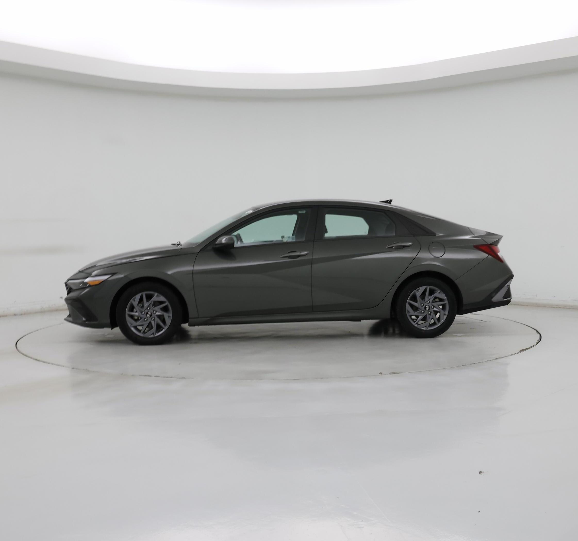 Thumbnail: 2024 Hyundai Elantra - 3