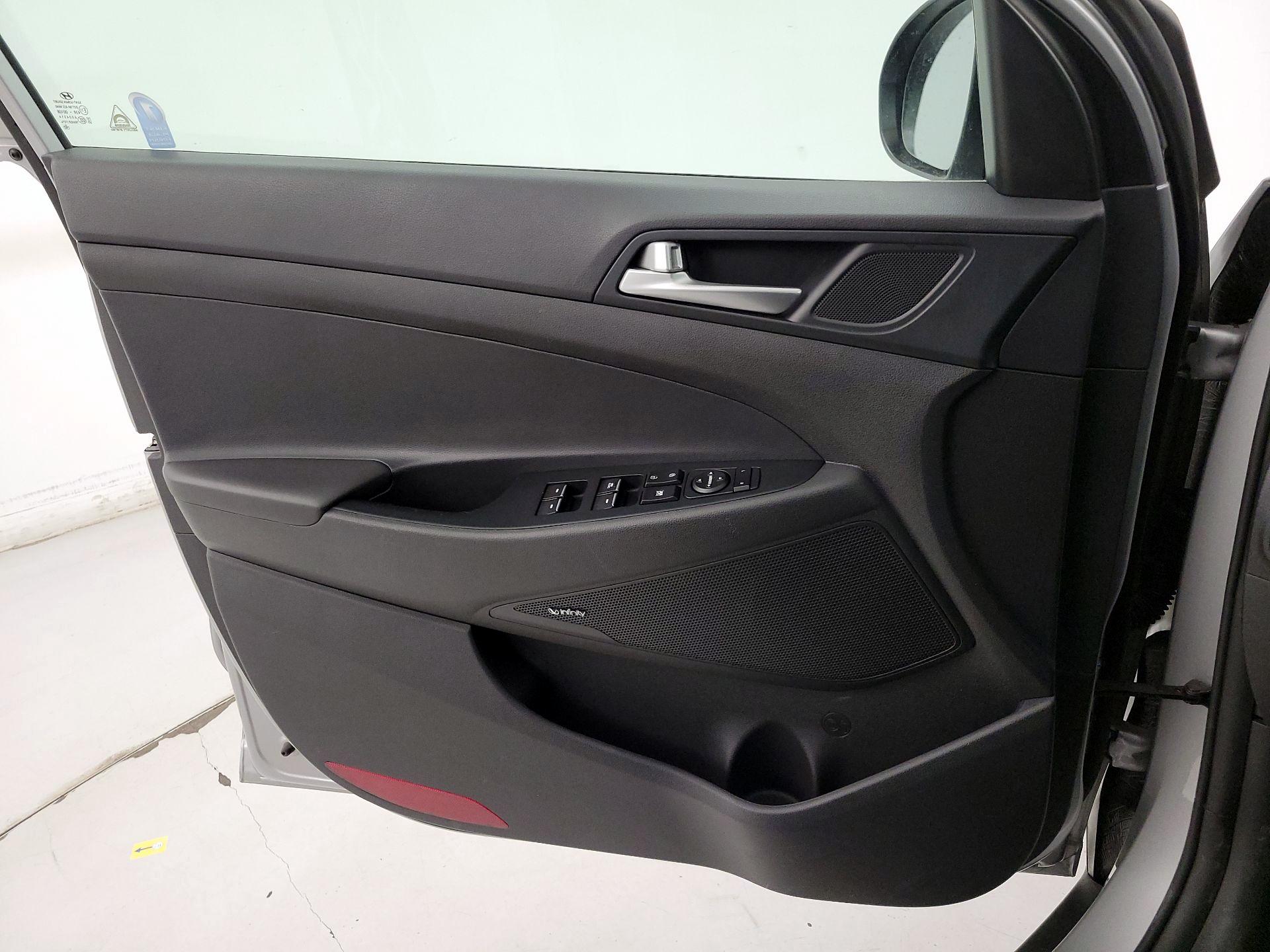 Thumbnail: 2020 Hyundai Tucson - 12