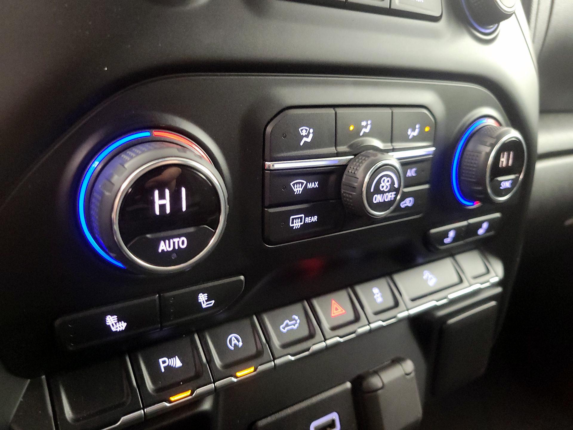 Thumbnail: 2020 Chevrolet Silverado 1500 - 16