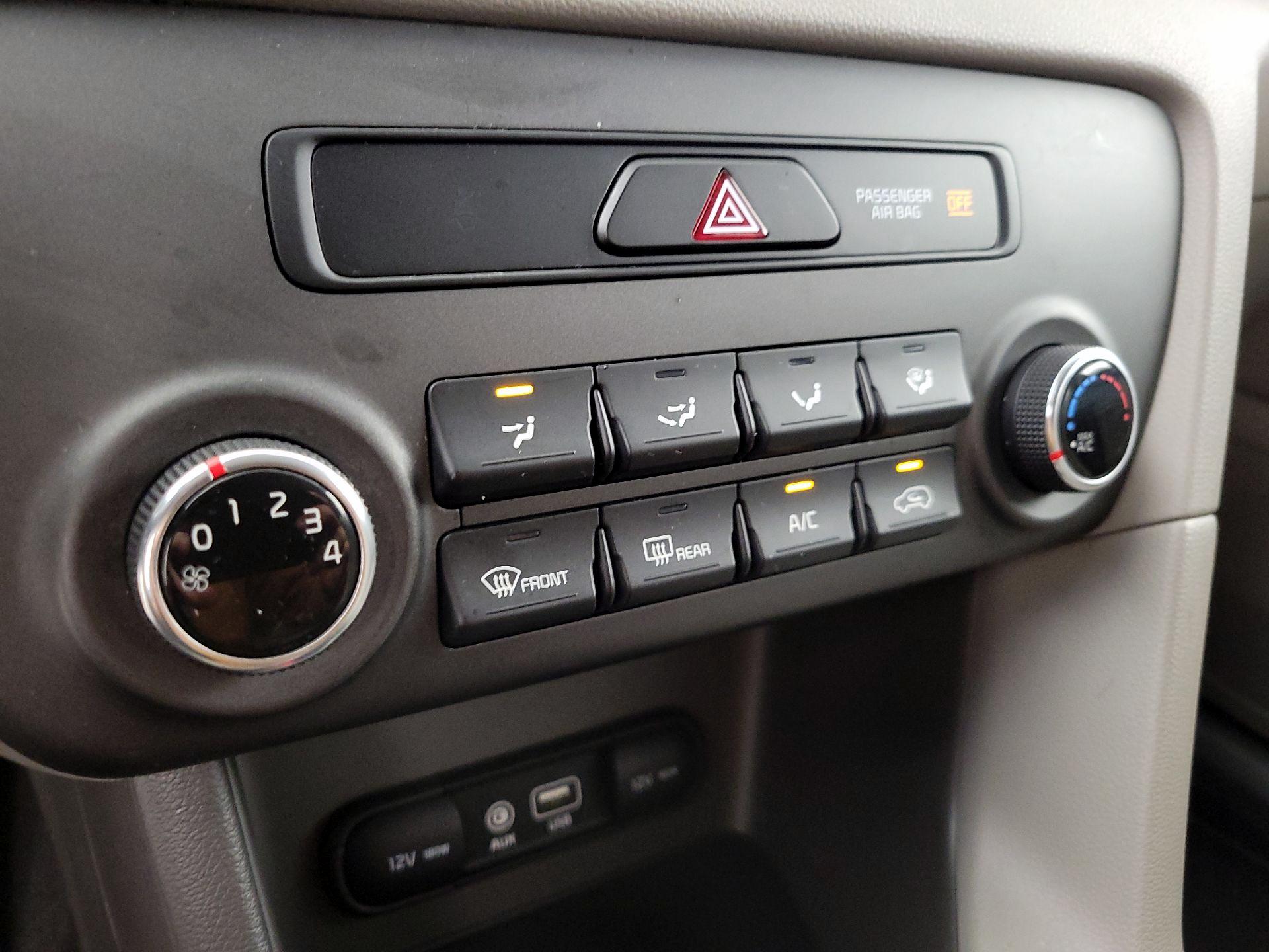 Thumbnail: 2017 Kia Sportage - 16