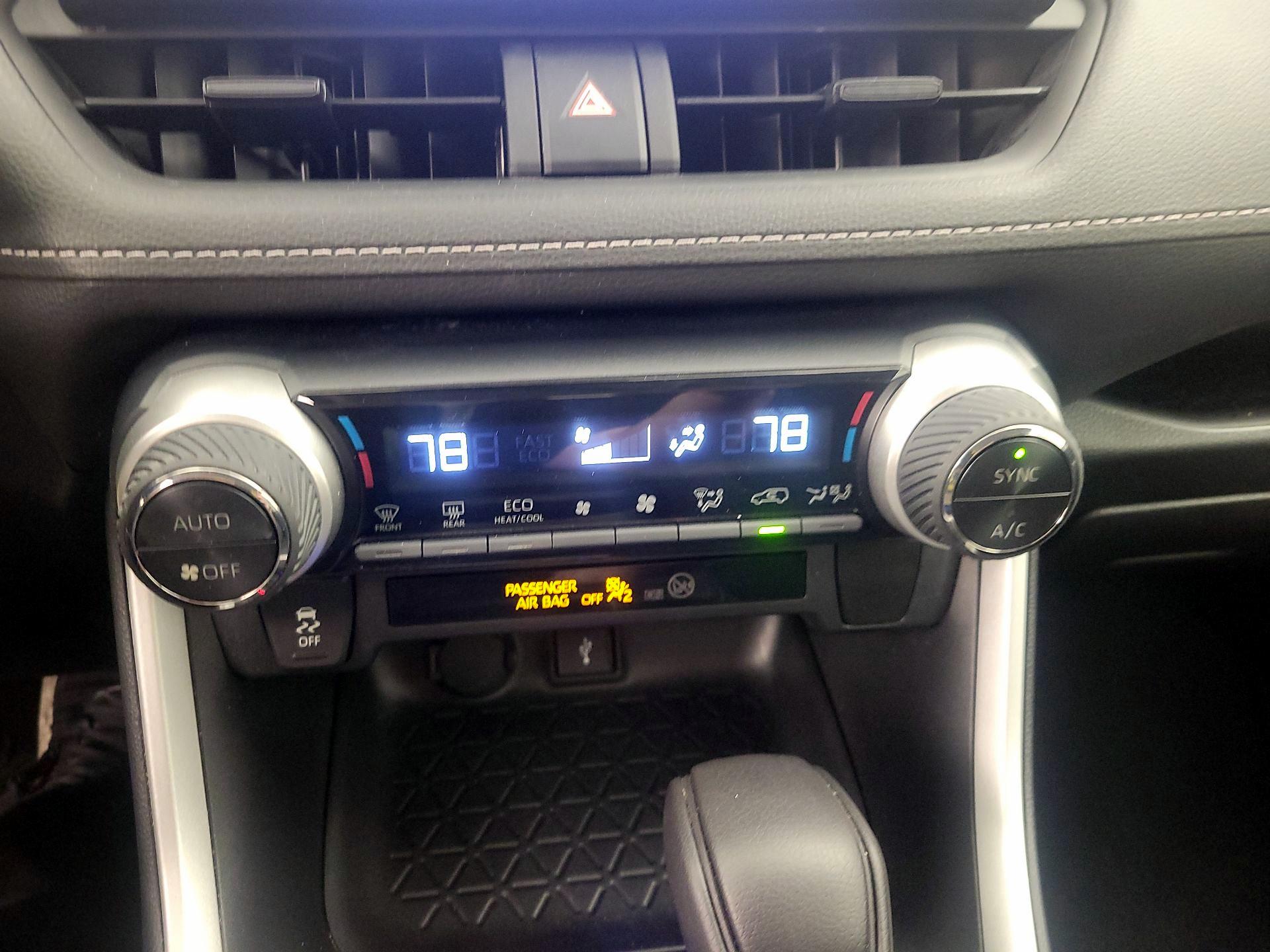 Thumbnail: 2021 Toyota RAV4 - 16