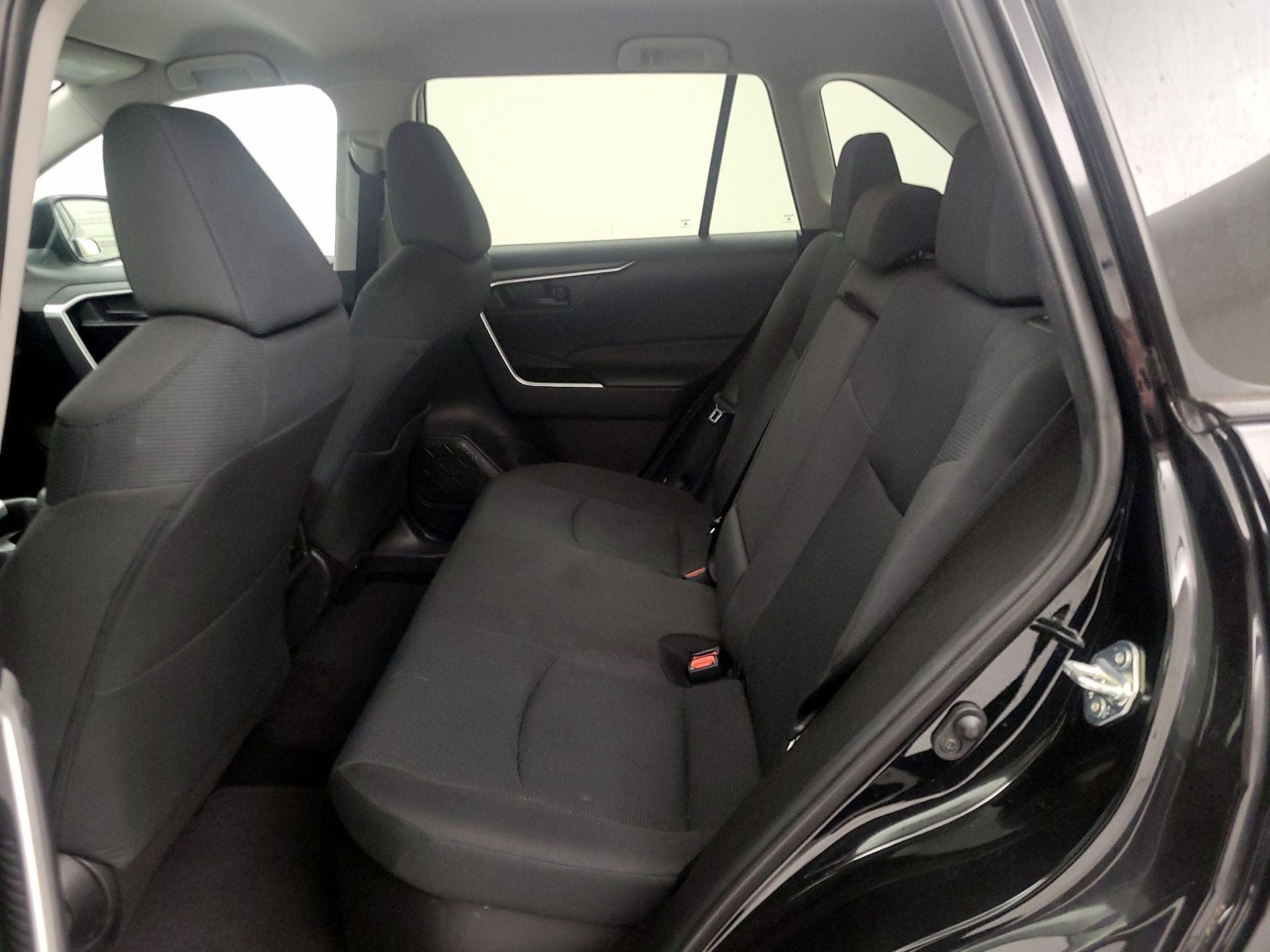 Thumbnail: 2021 Toyota RAV4 - 19