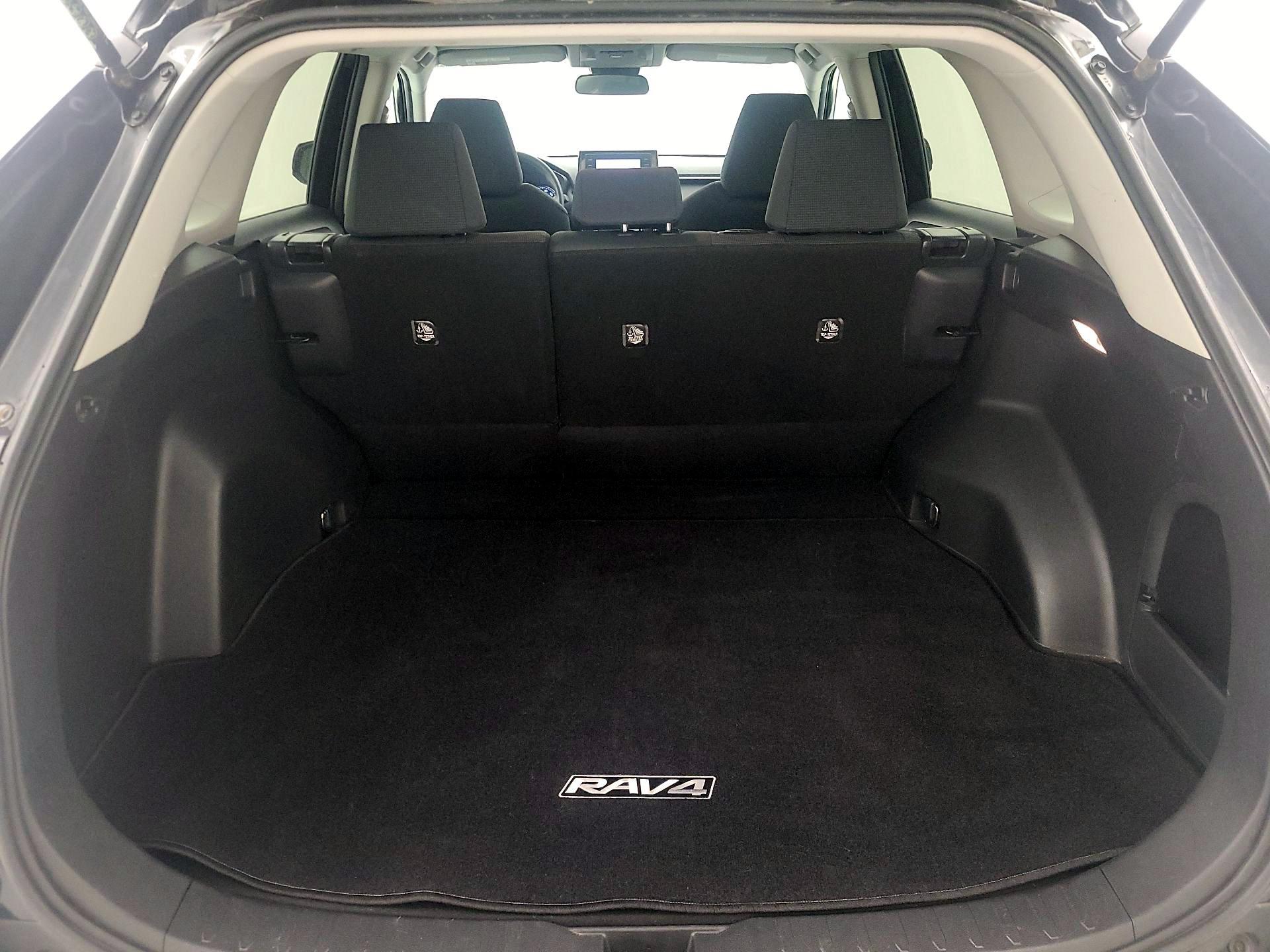 Thumbnail: 2021 Toyota RAV4 - 20