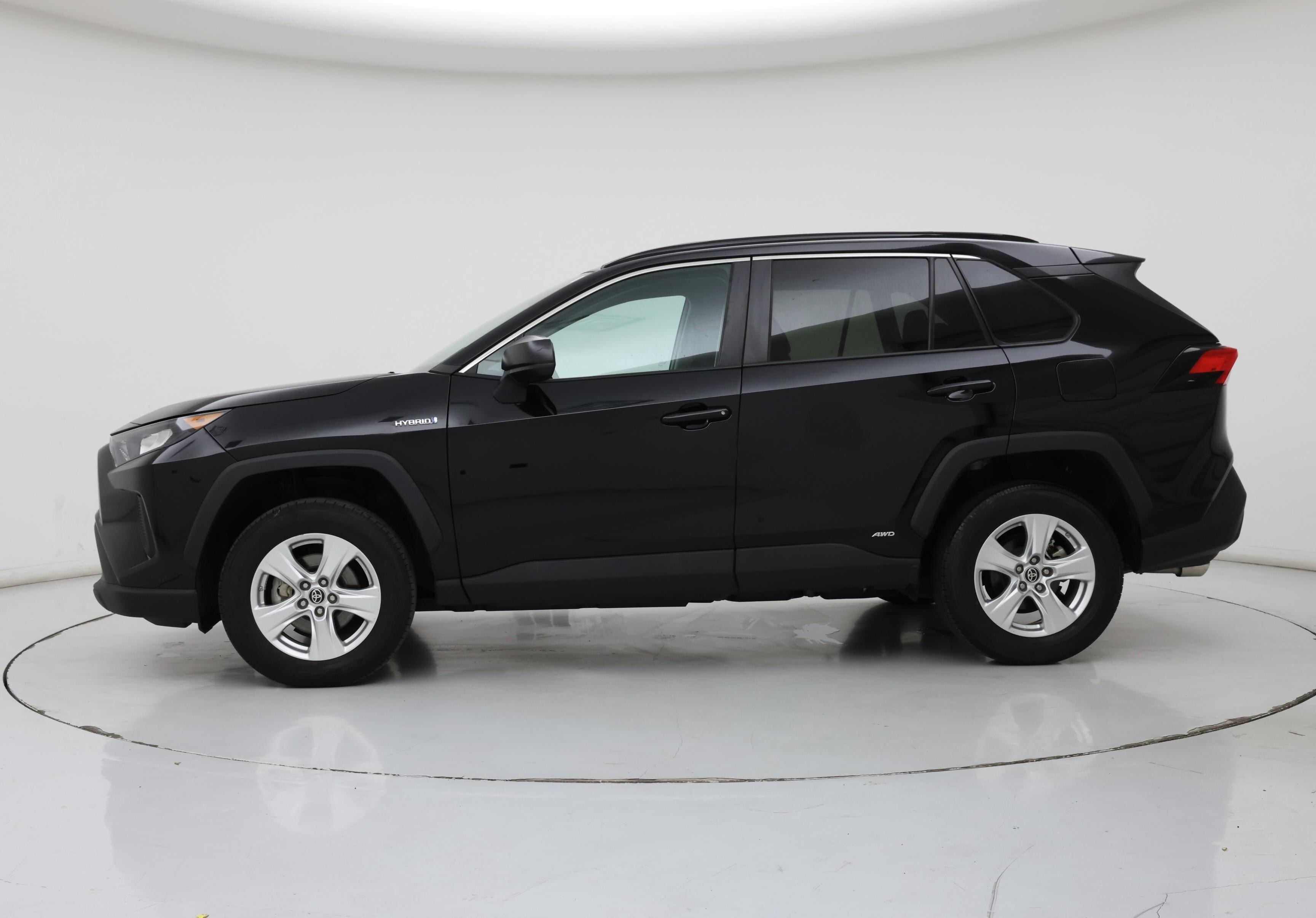 Thumbnail: 2021 Toyota RAV4 - 3