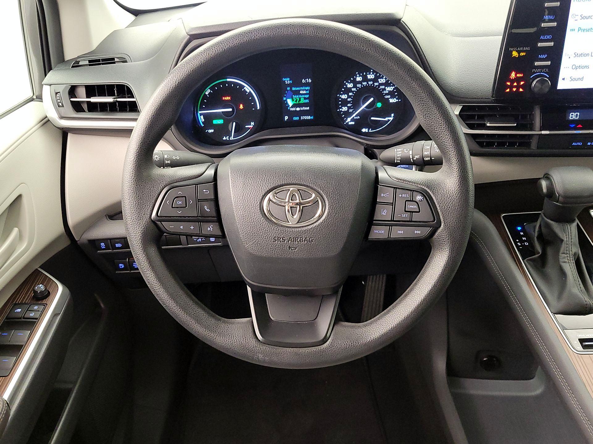 Thumbnail: 2024 Toyota Sienna - 10