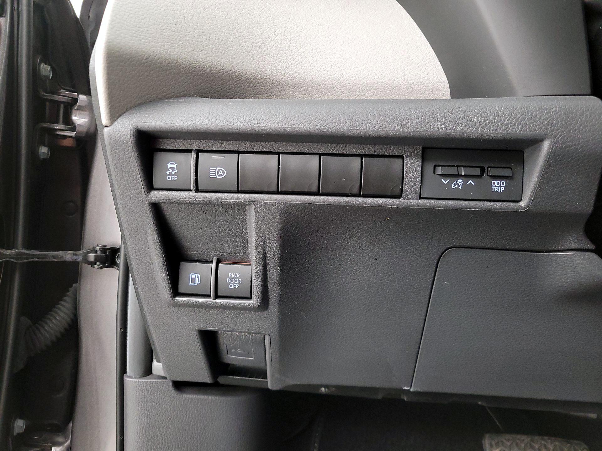 Thumbnail: 2024 Toyota Sienna - 13