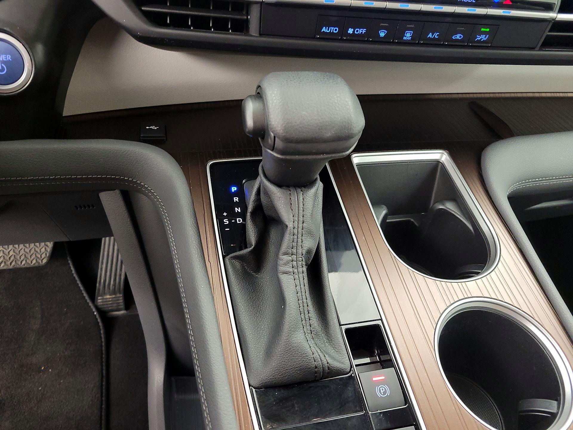 Thumbnail: 2024 Toyota Sienna - 17