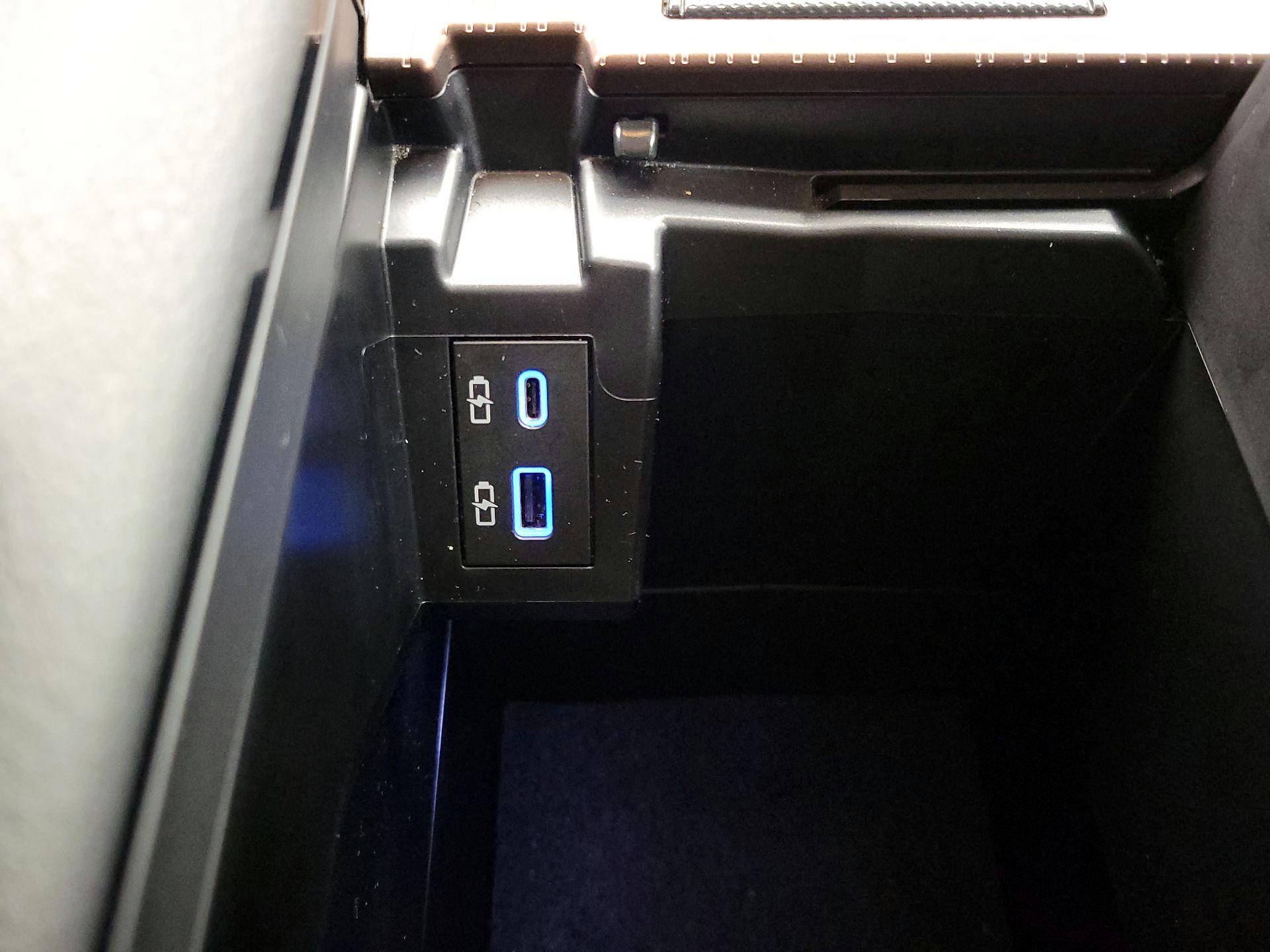 Thumbnail: 2024 Toyota Sienna - 18