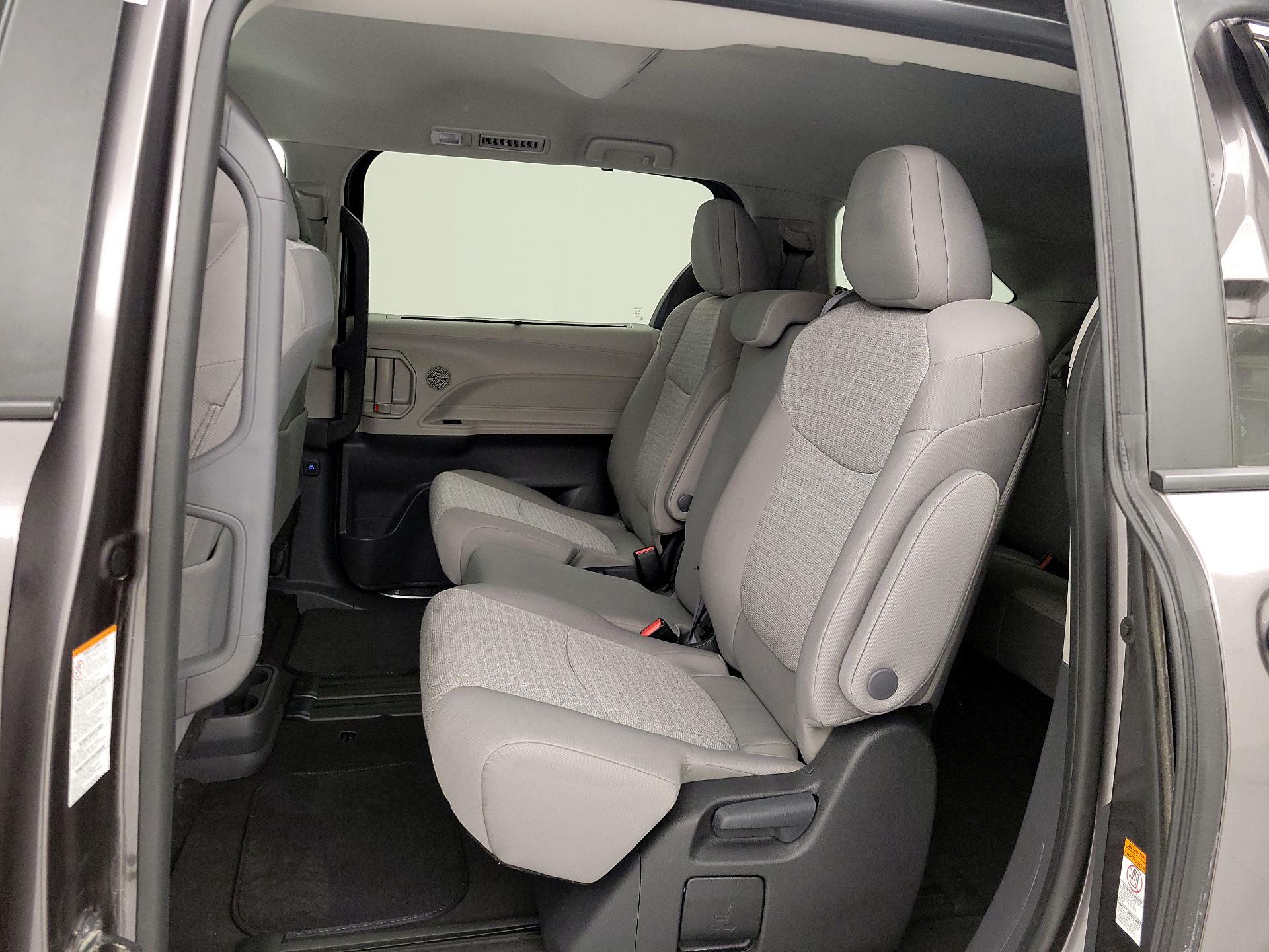 Thumbnail: 2024 Toyota Sienna - 19