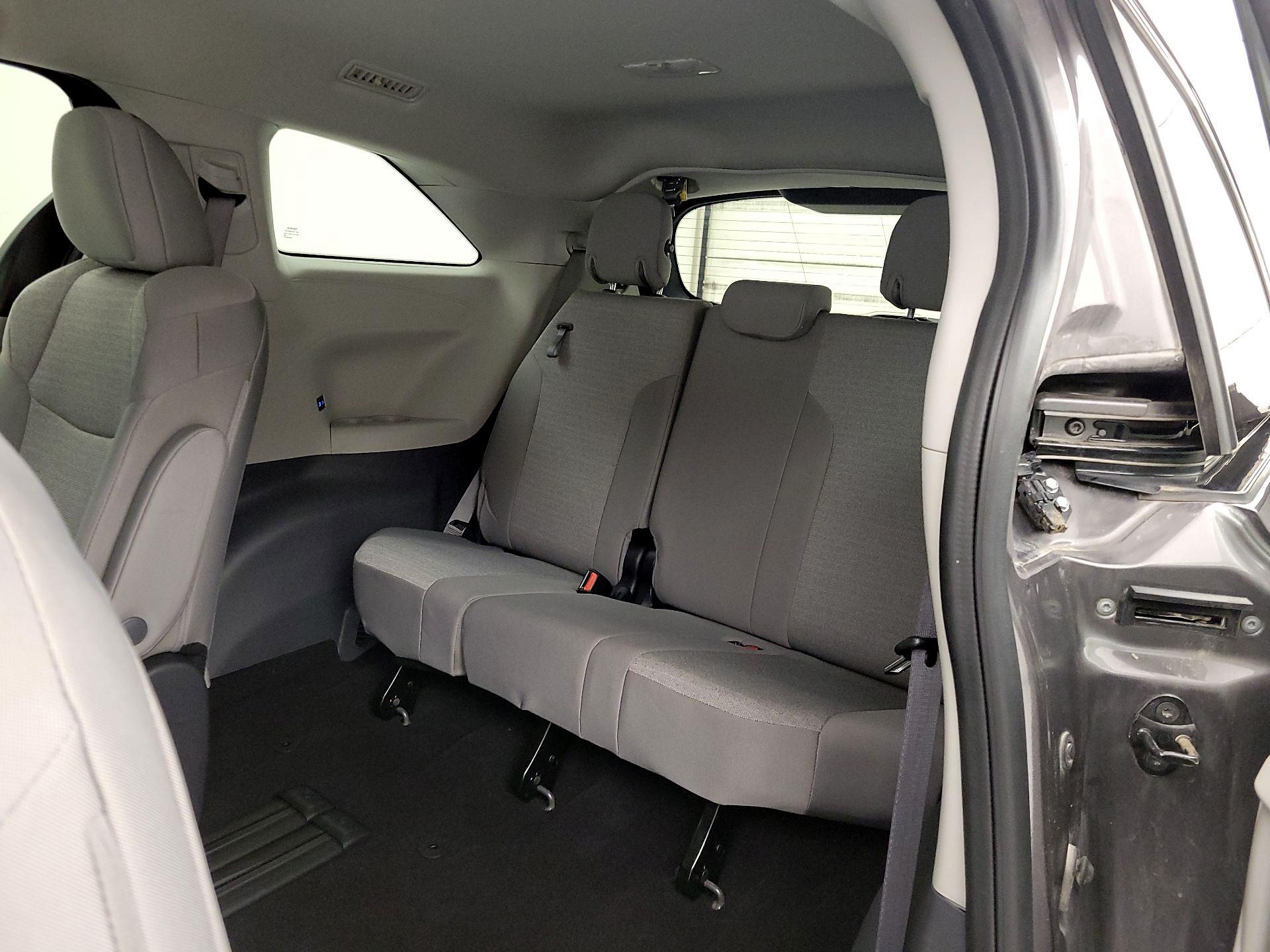 Thumbnail: 2024 Toyota Sienna - 20