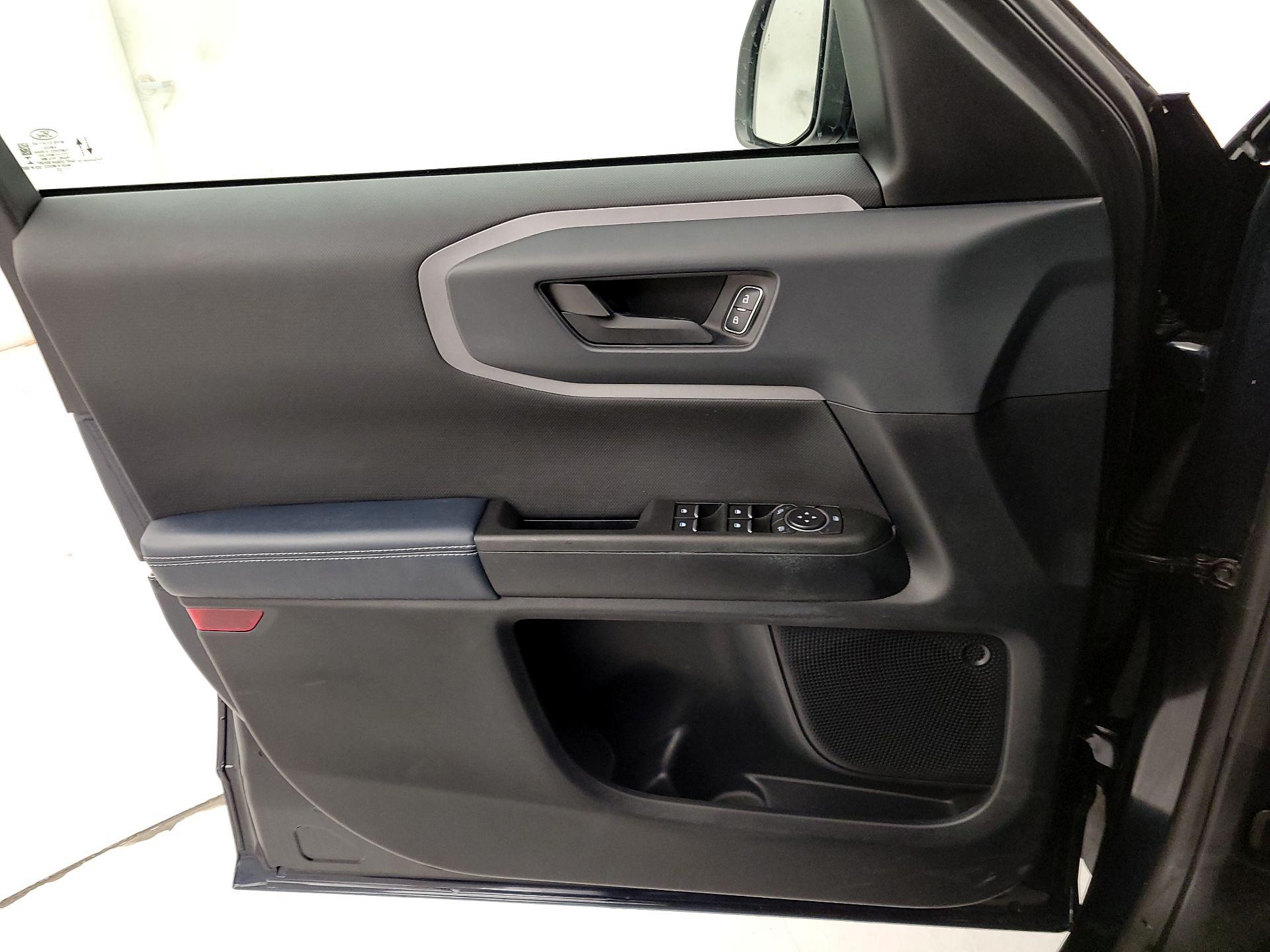 Thumbnail: 2022 Ford Bronco Sport - 10