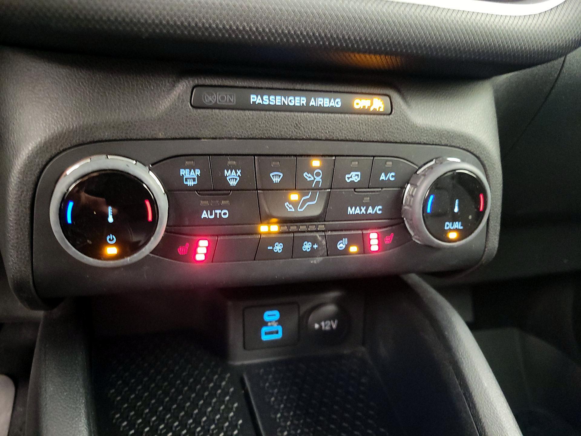 Thumbnail: 2022 Ford Bronco Sport - 14