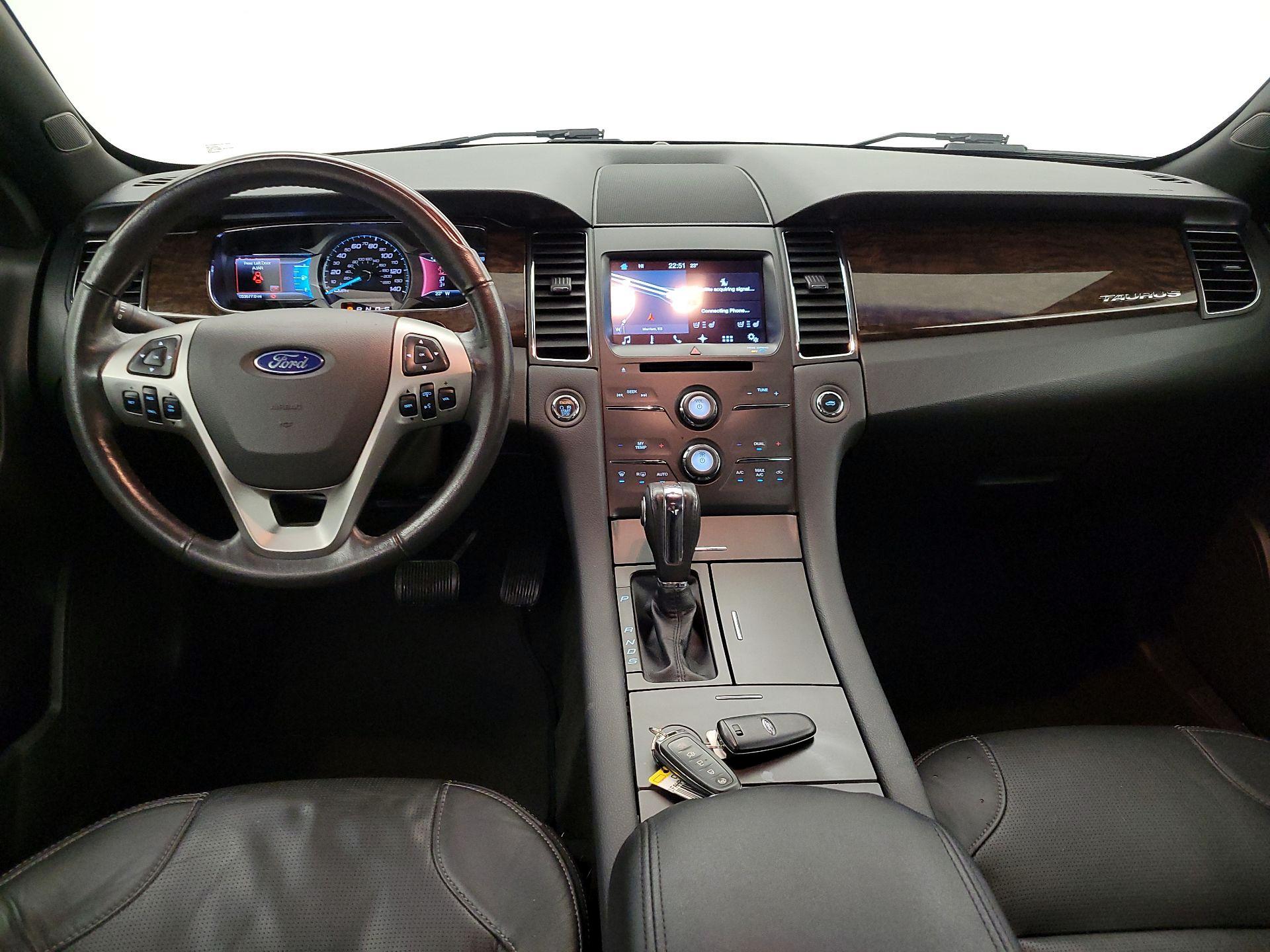 Thumbnail: 2016 Ford Taurus - 9