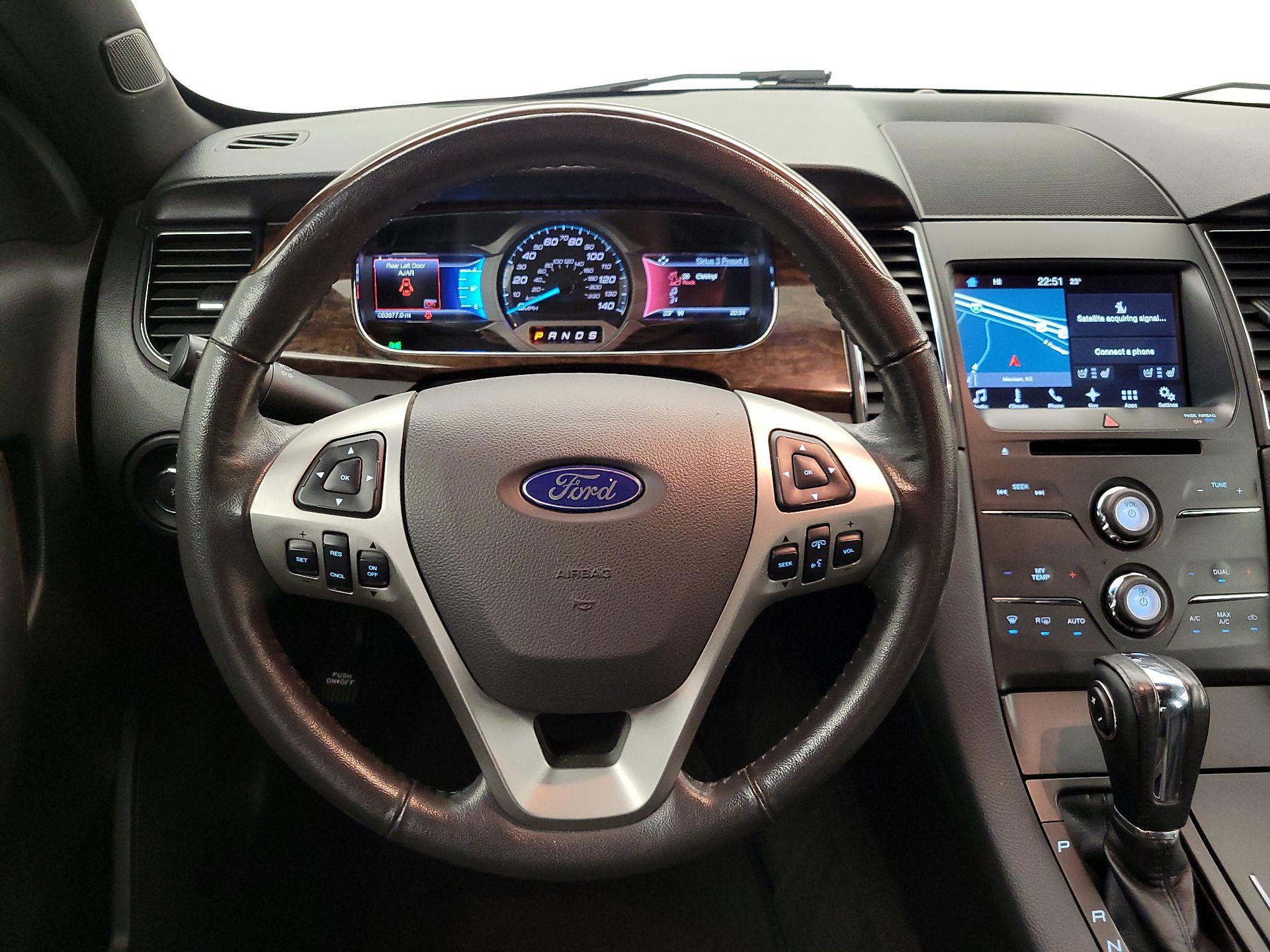 Thumbnail: 2016 Ford Taurus - 10