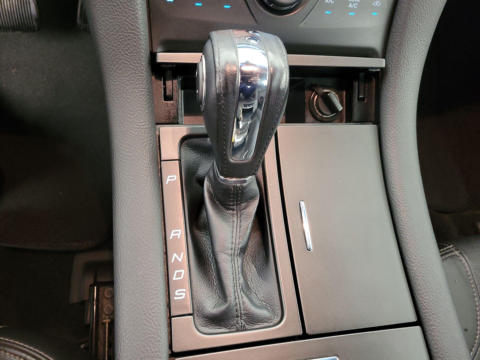 Thumbnail: 2016 Ford Taurus - 18