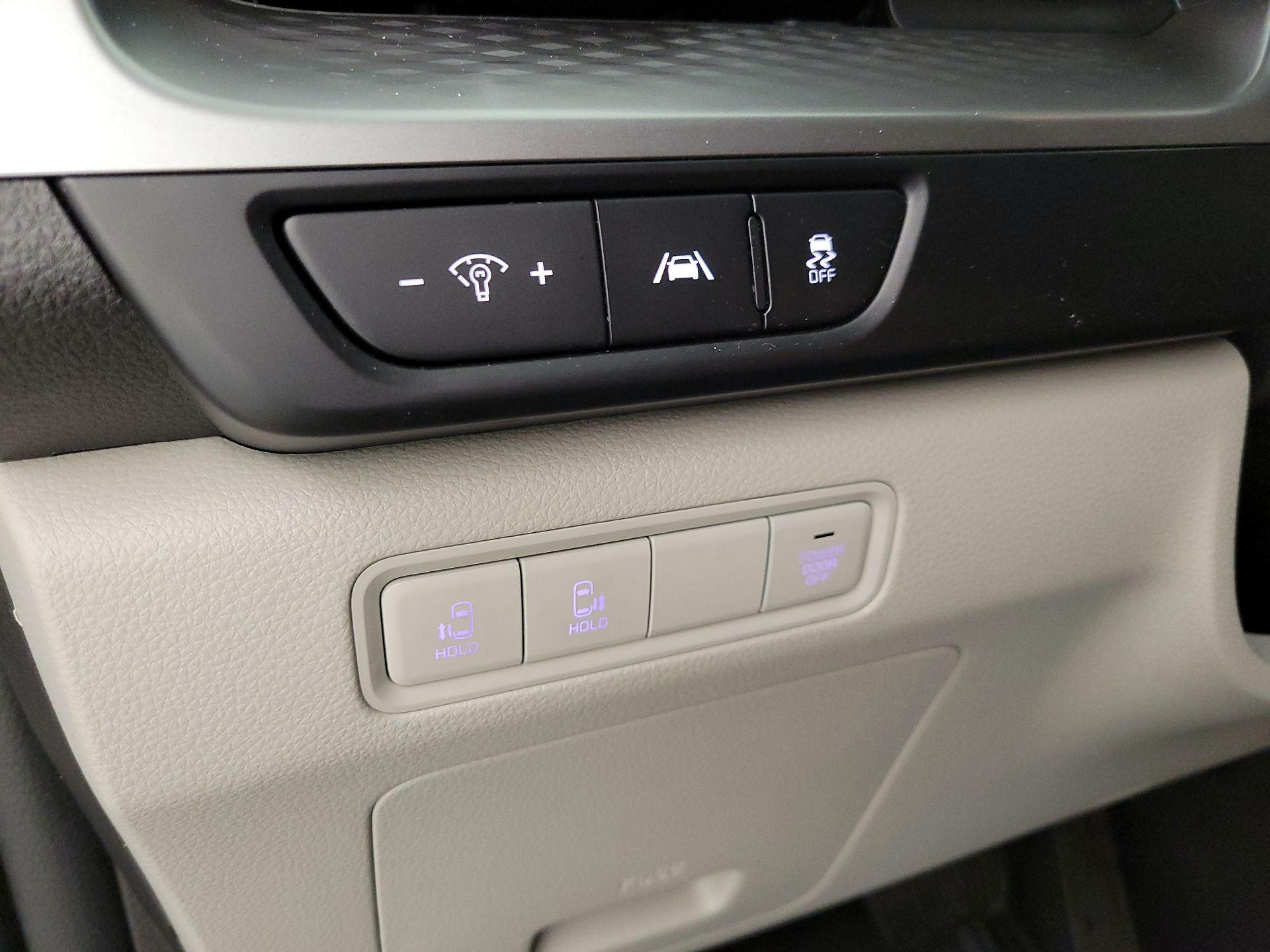 Thumbnail: 2024 Kia Carnival - 13