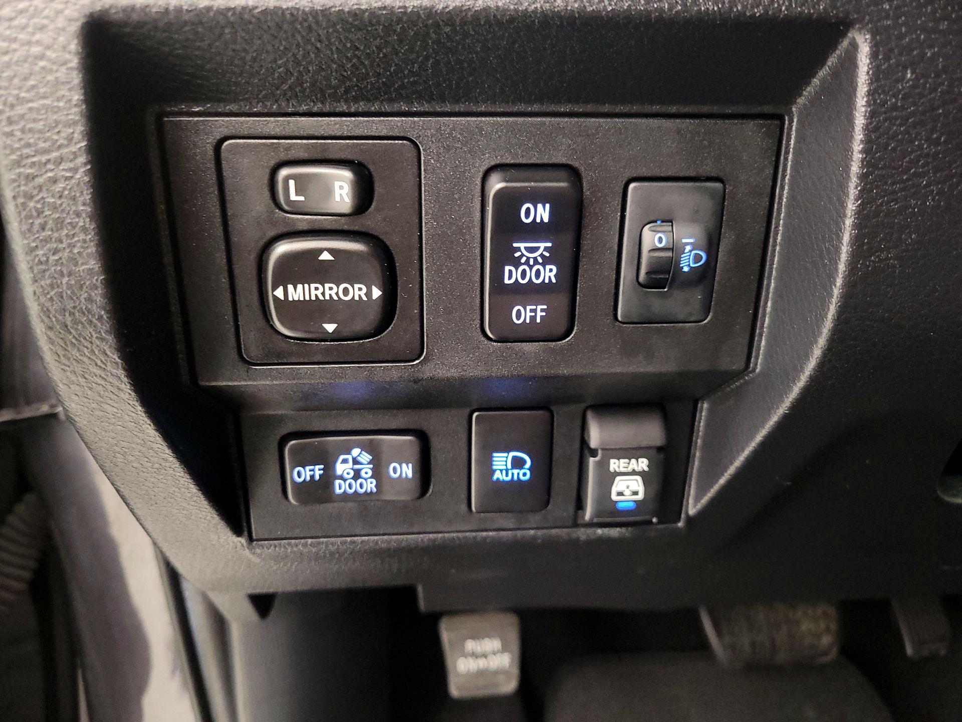 Thumbnail: 2021 Toyota Tundra - 13