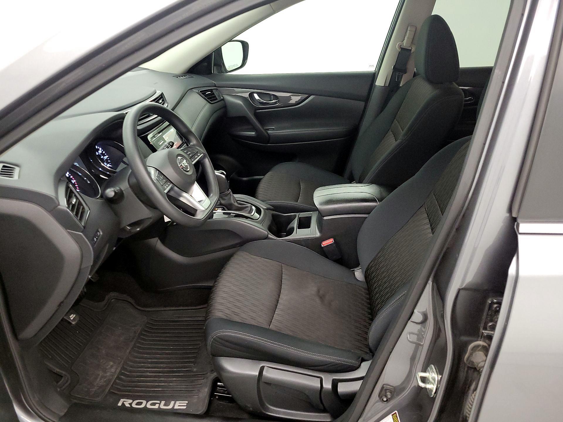 Thumbnail: 2017 Nissan Rogue - 11